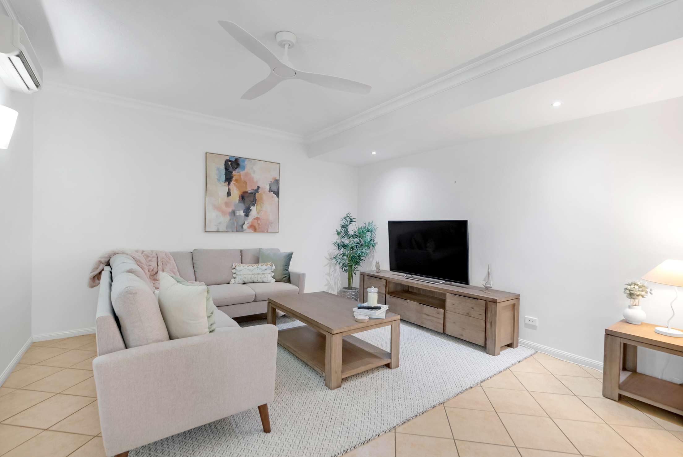 303/2-10 Greenslopes Street — photo 7 of 23