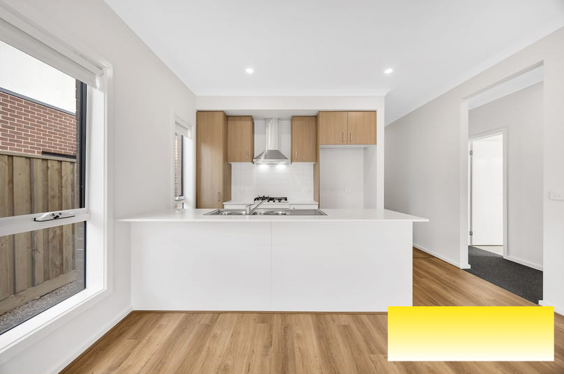 18 Pedra Avenue — photo 3 of 12