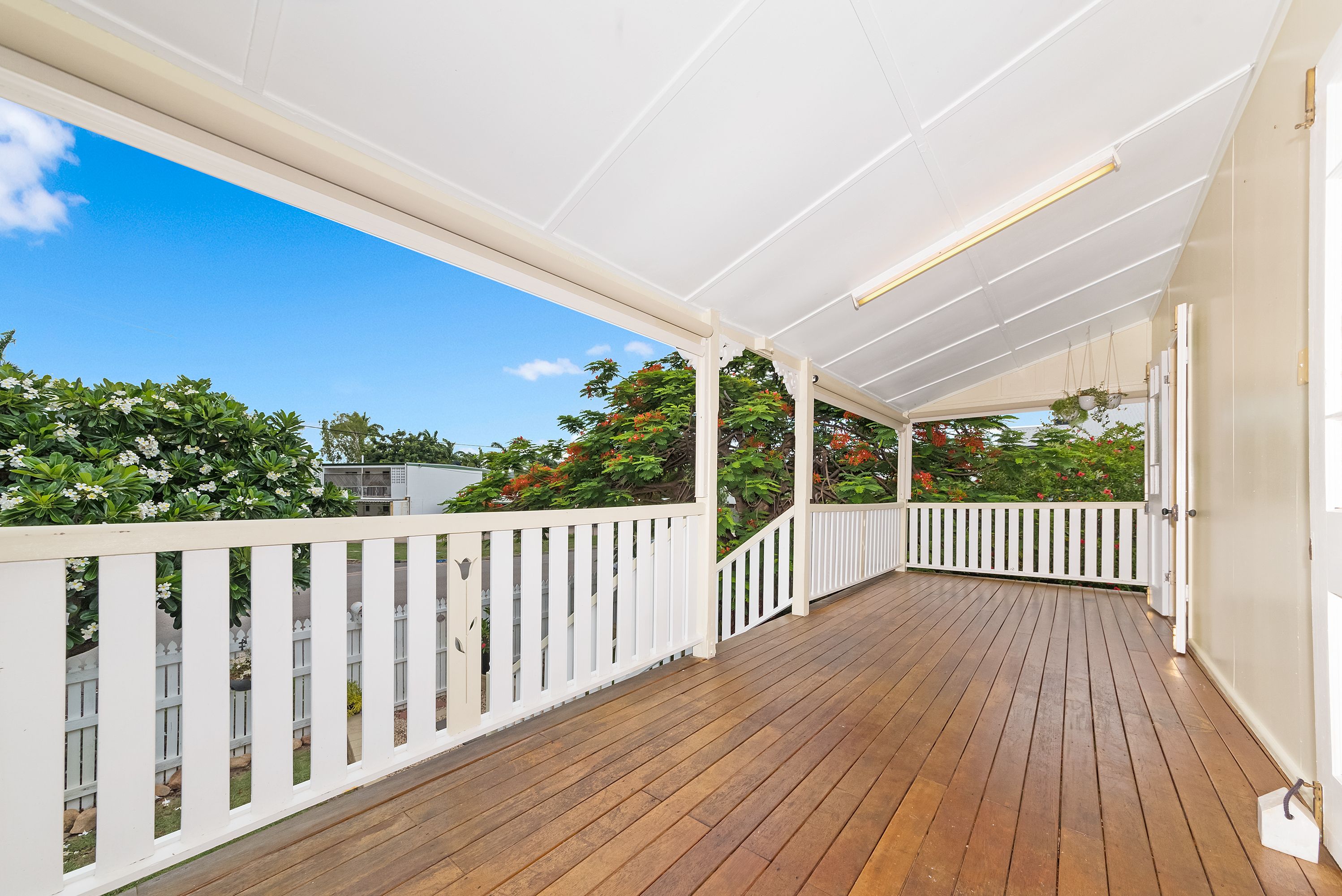 12 MacIntosh Street, Hermit Park, QLD 4812