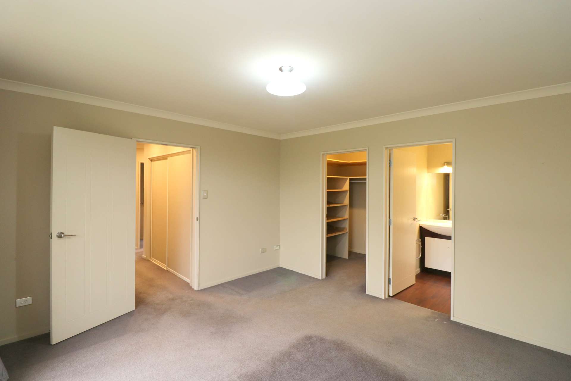 94 Gimblett Court photo 7