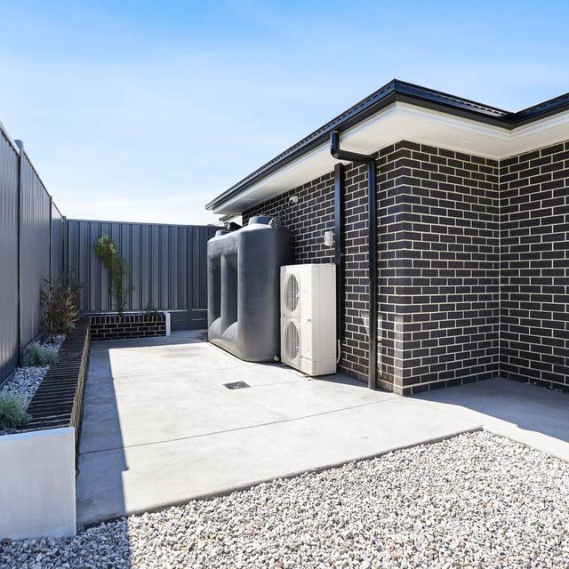 Shellharbour Grabge 192 Sheaffes Road, Kembla Grange, NSW 2526 - Leased House - Ray White ...