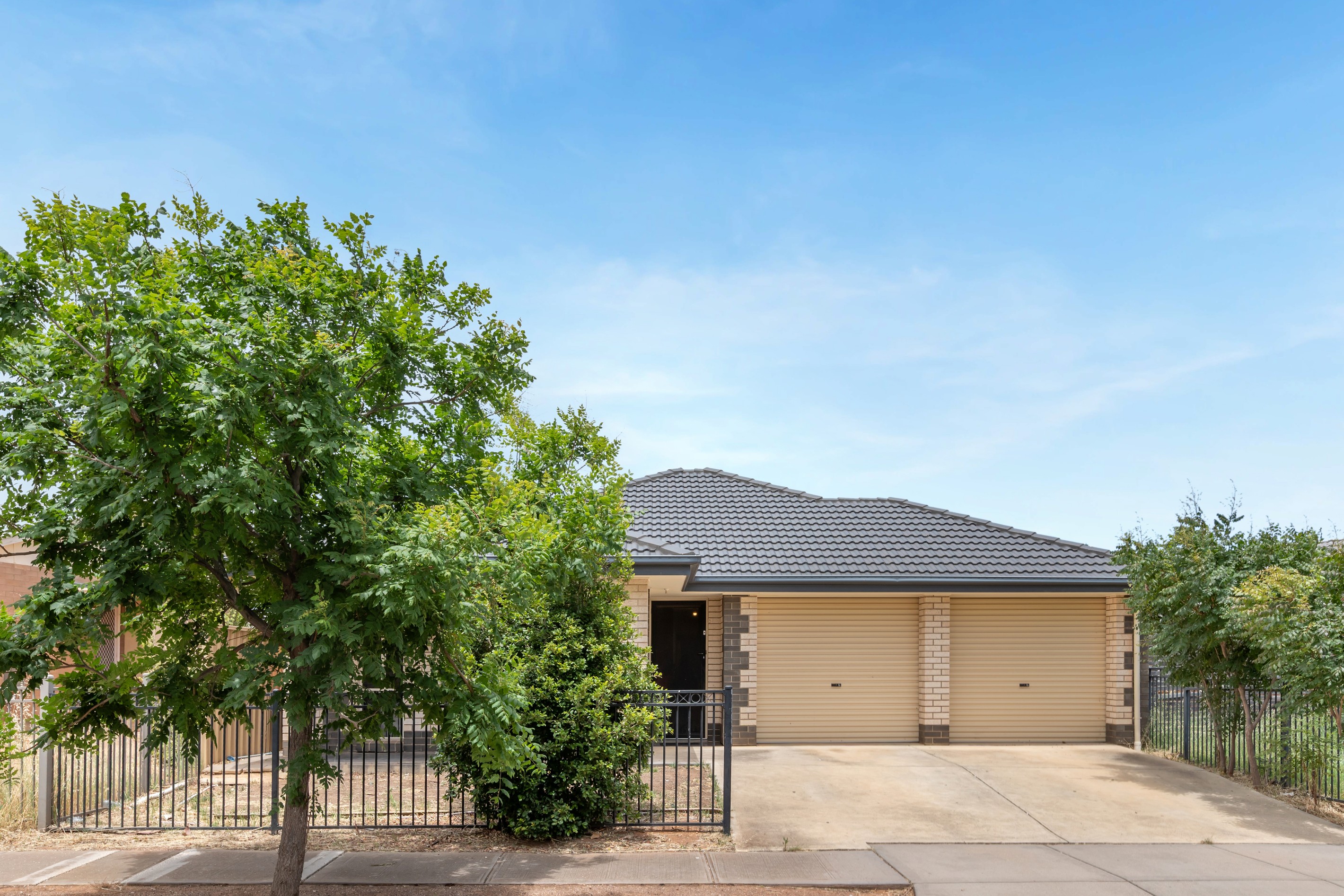 27 Roberts Crescent, Smithfield Plains, SA 5114
