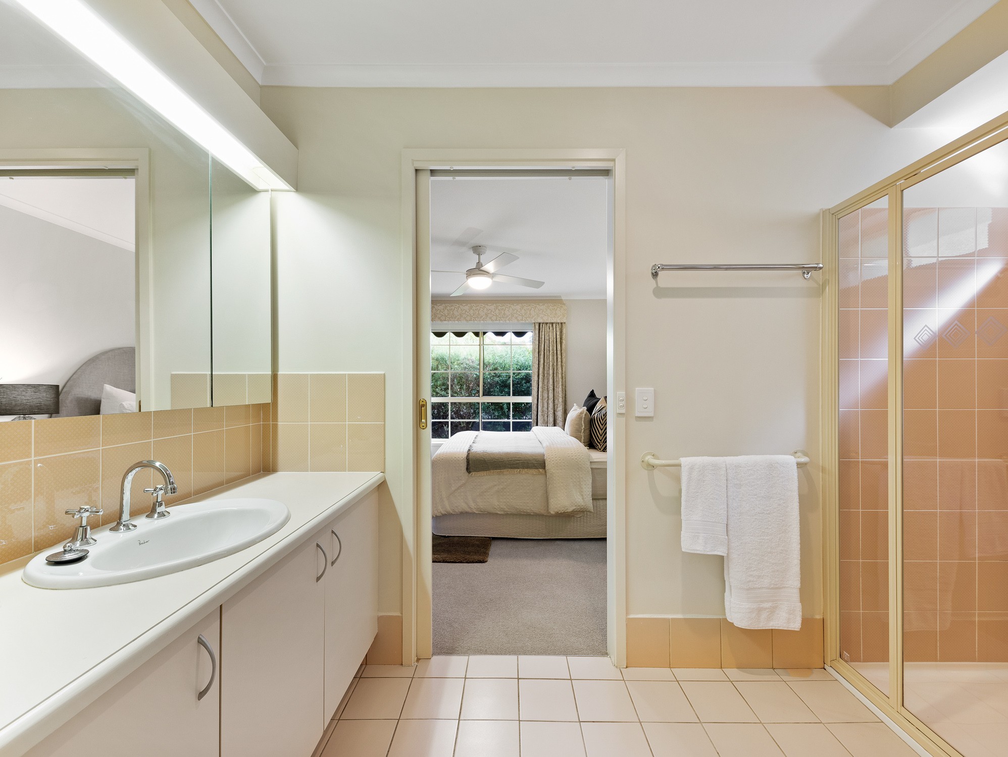 85 Meadow Grove Close, West Albury, NSW 2640