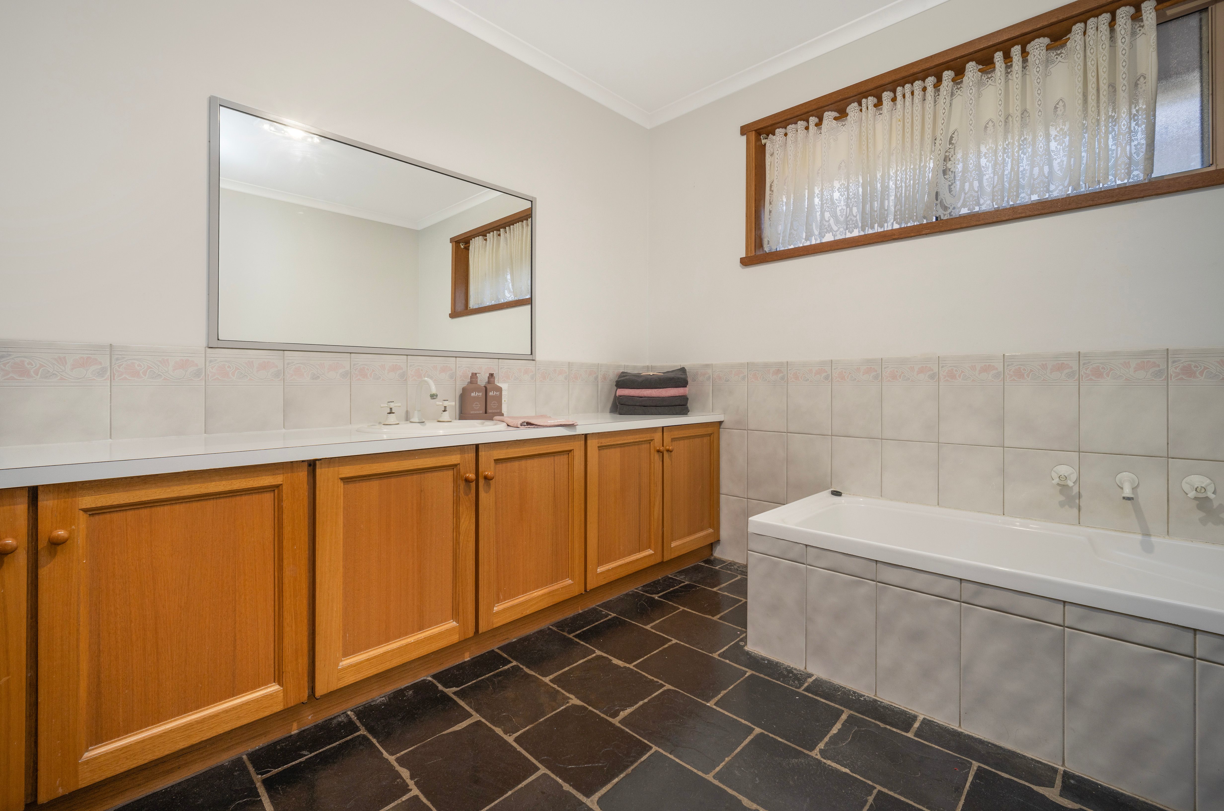 14 Paton Street — photo 10 of 12