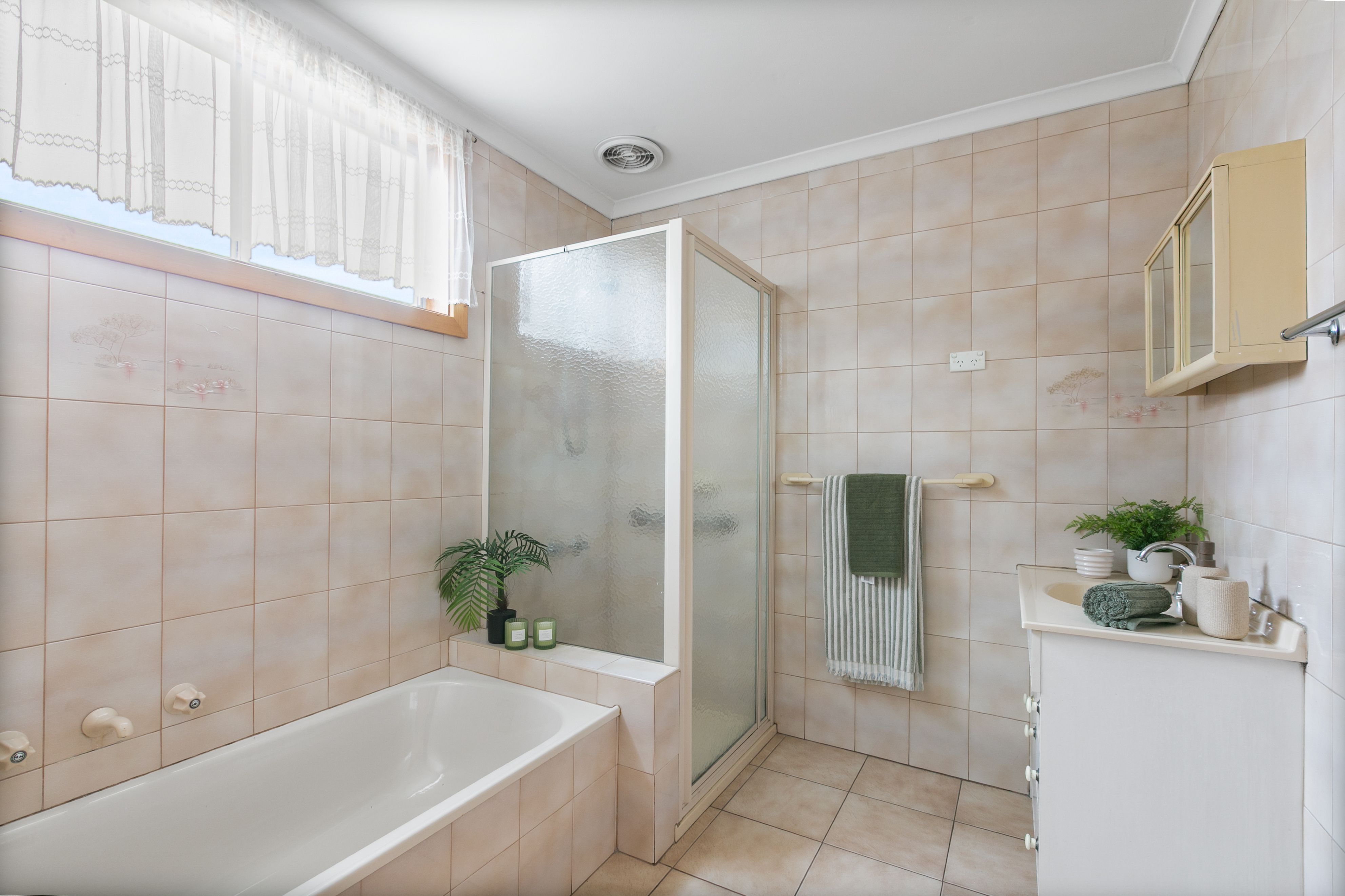 255 Gower Street — photo 11 of 14