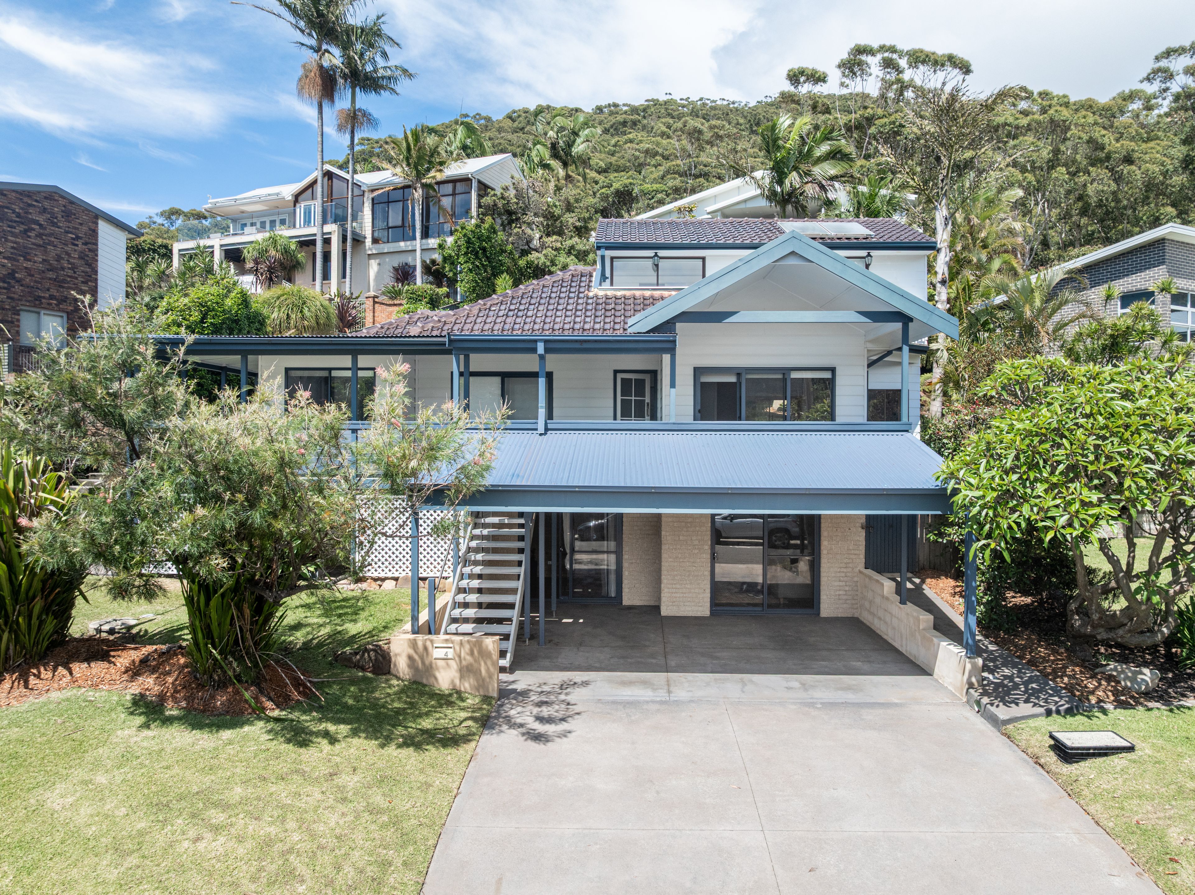 4 Murrawal Road, Stanwell Park, NSW 2508