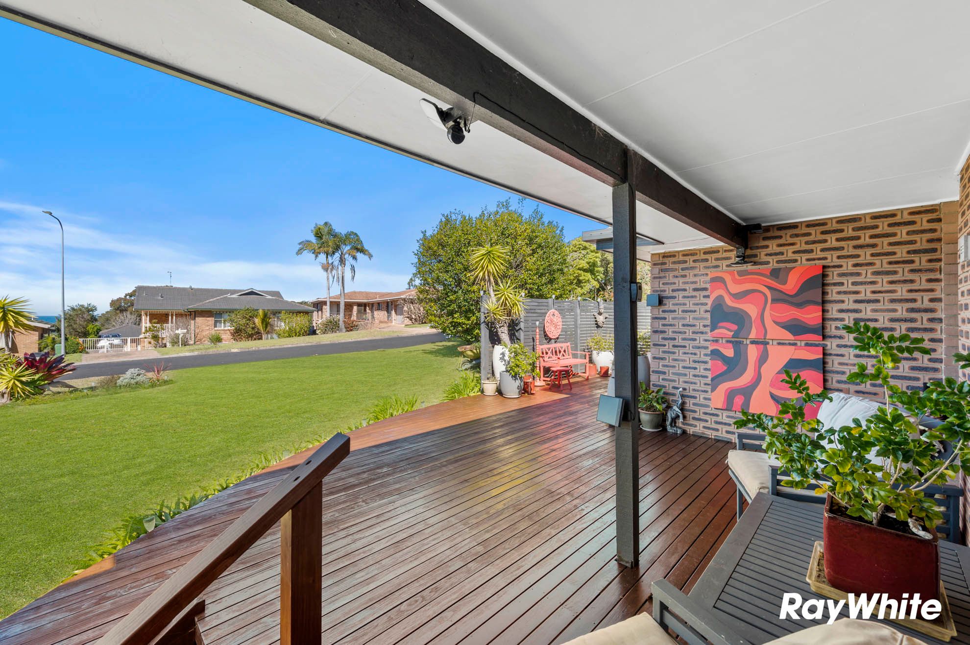 8 Wills Crescent — photo 26 of 30