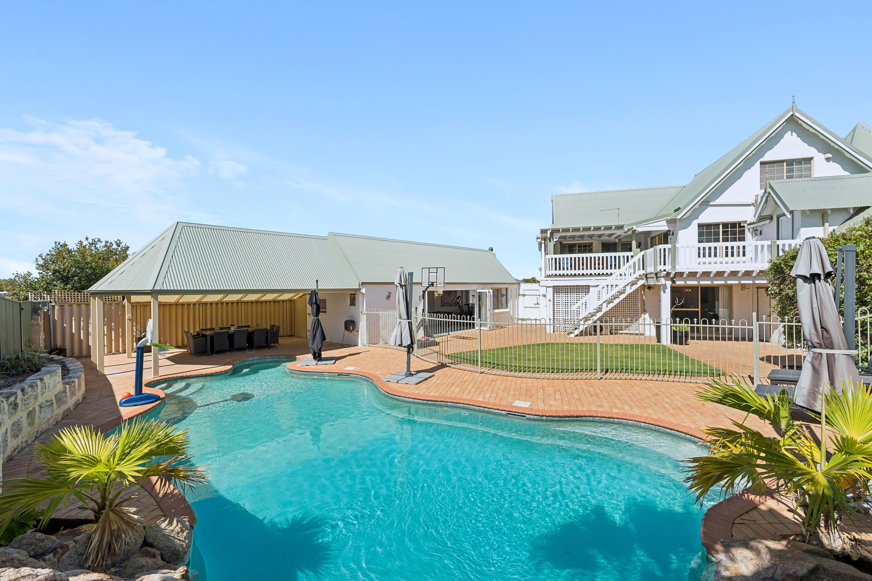 8 Curl Court, Kallaroo, WA 6025
