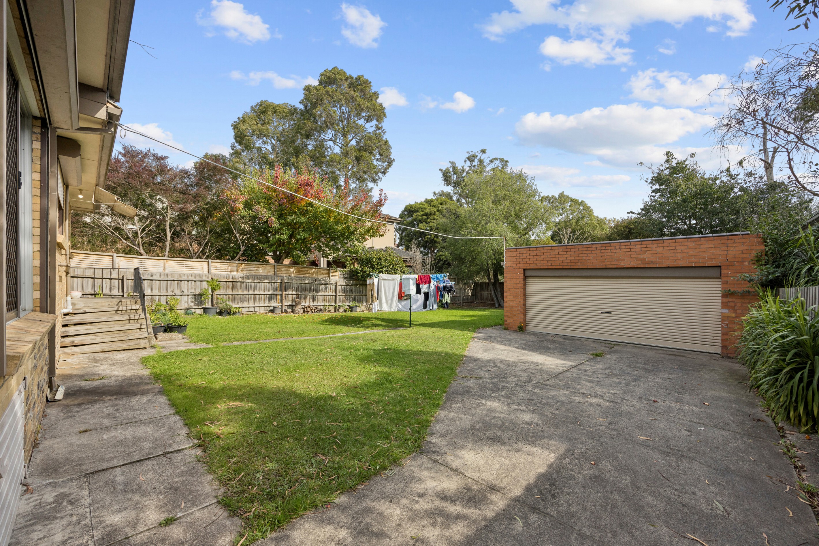 18 Laurence Grove, Ringwood East, VIC 3135