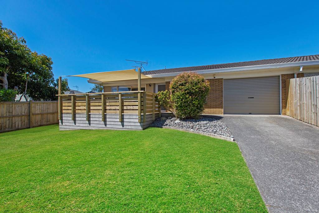 1/5 Challen Close, Conifer Grove, Manukau City Real Estate Ray