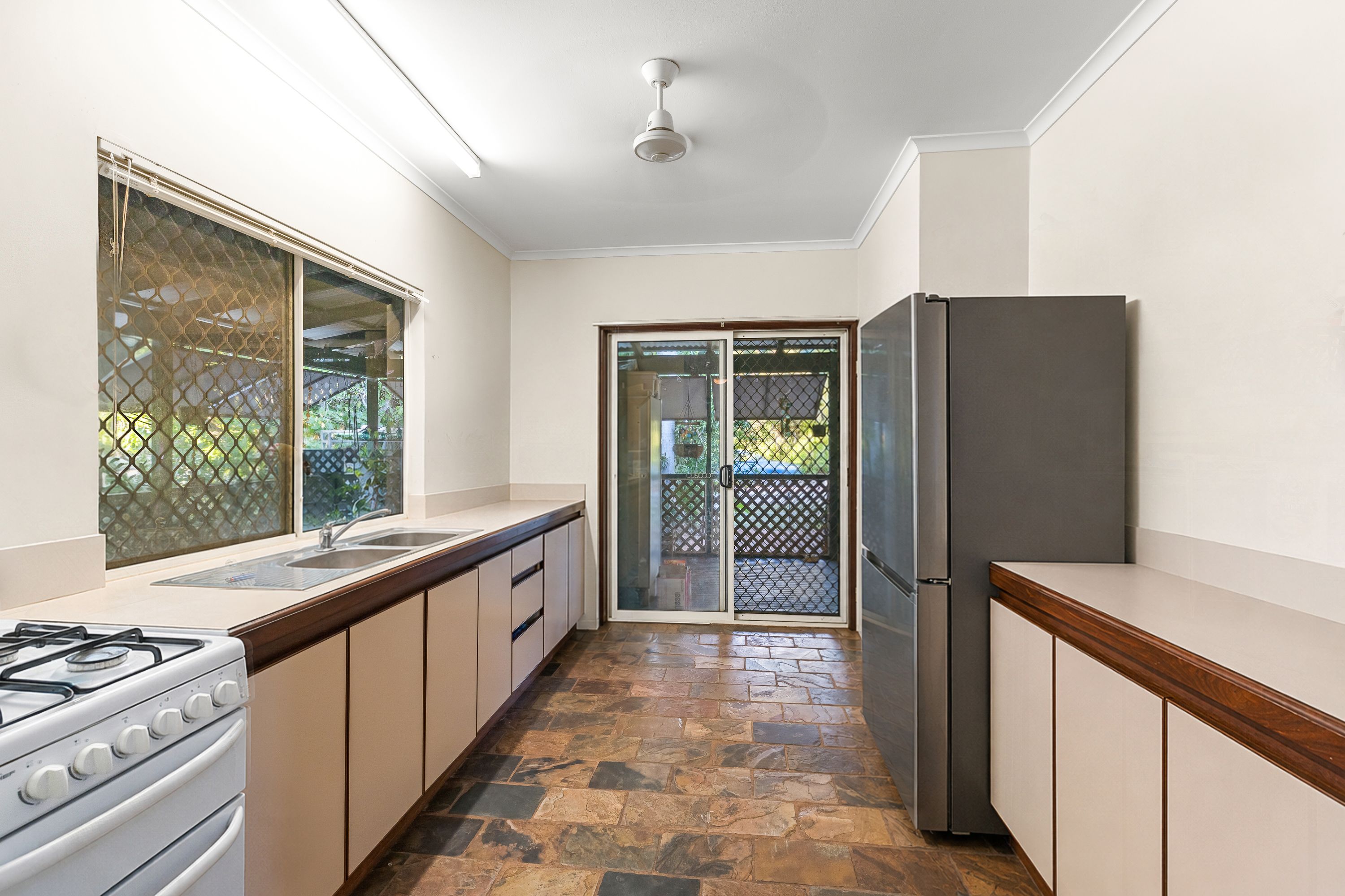 34 De Marchi Road — photo 8 of 19