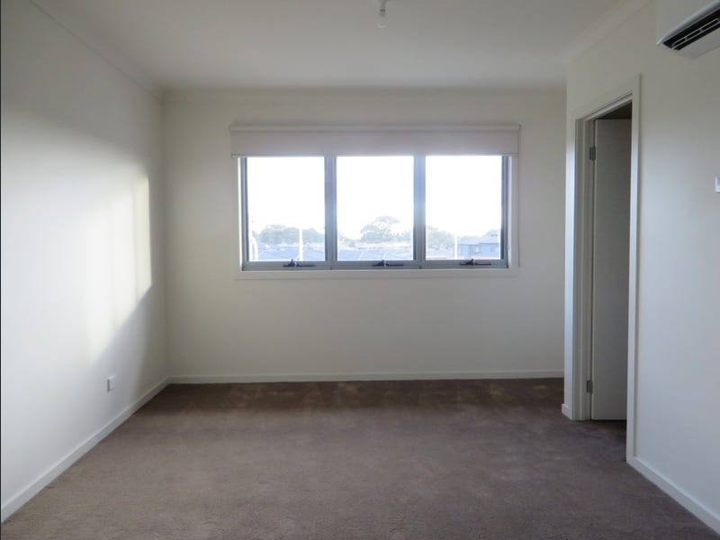 311 The Lakes Boulevard, South Morang, VIC 3752