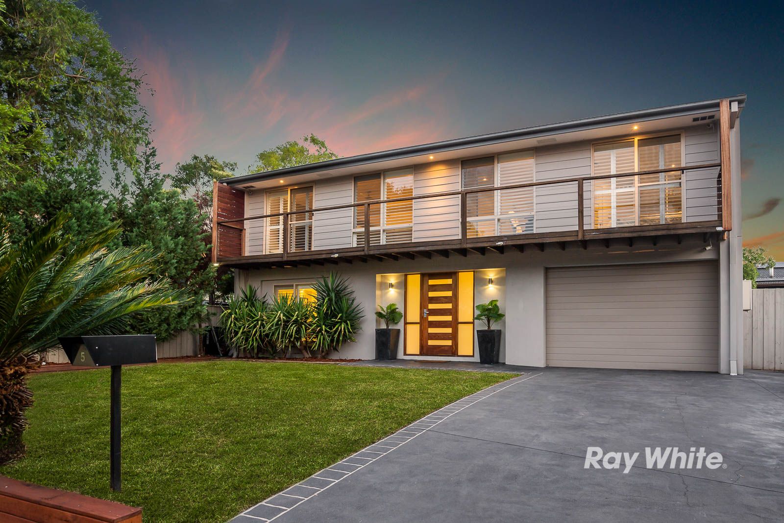 5 Roberts Place