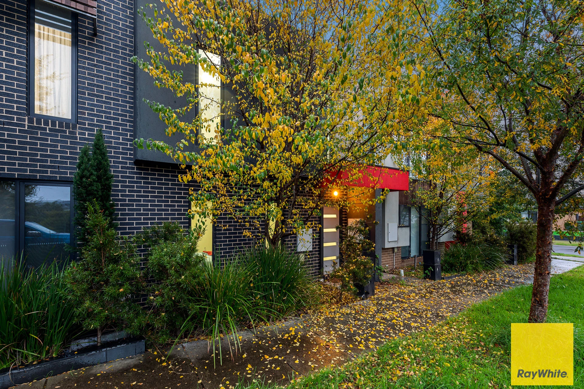 6 Luna Way, Point Cook, VIC 3030