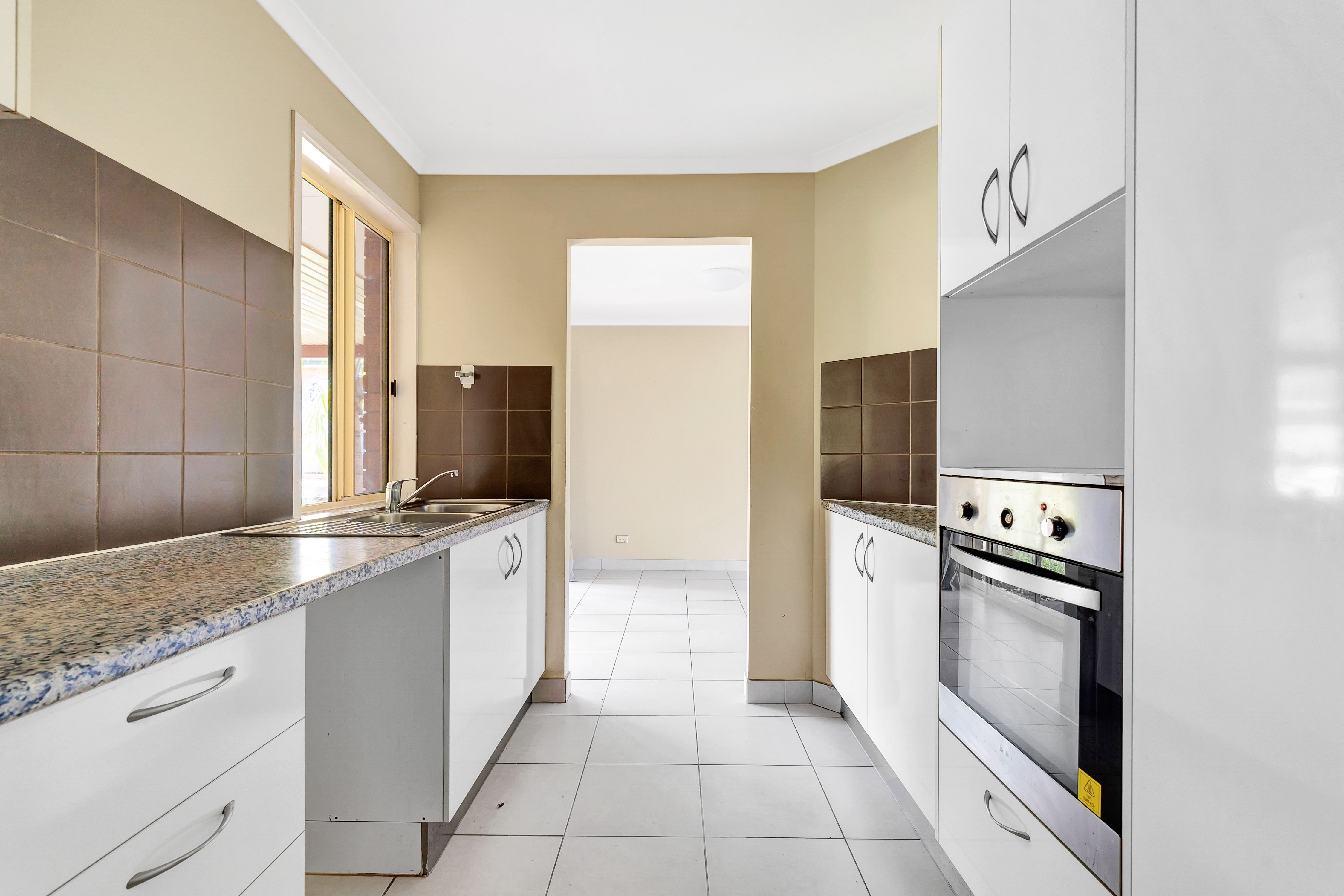 4 Bou Court, Edens Landing, QLD 4207