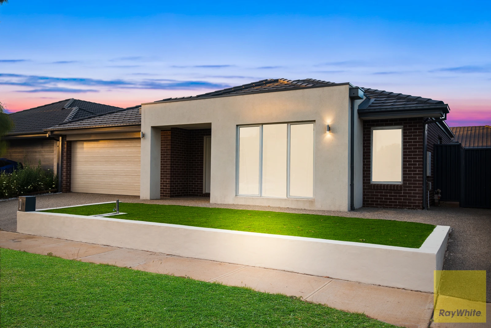 8 Avonmore Way, WEIR VIEWS, VIC 3338