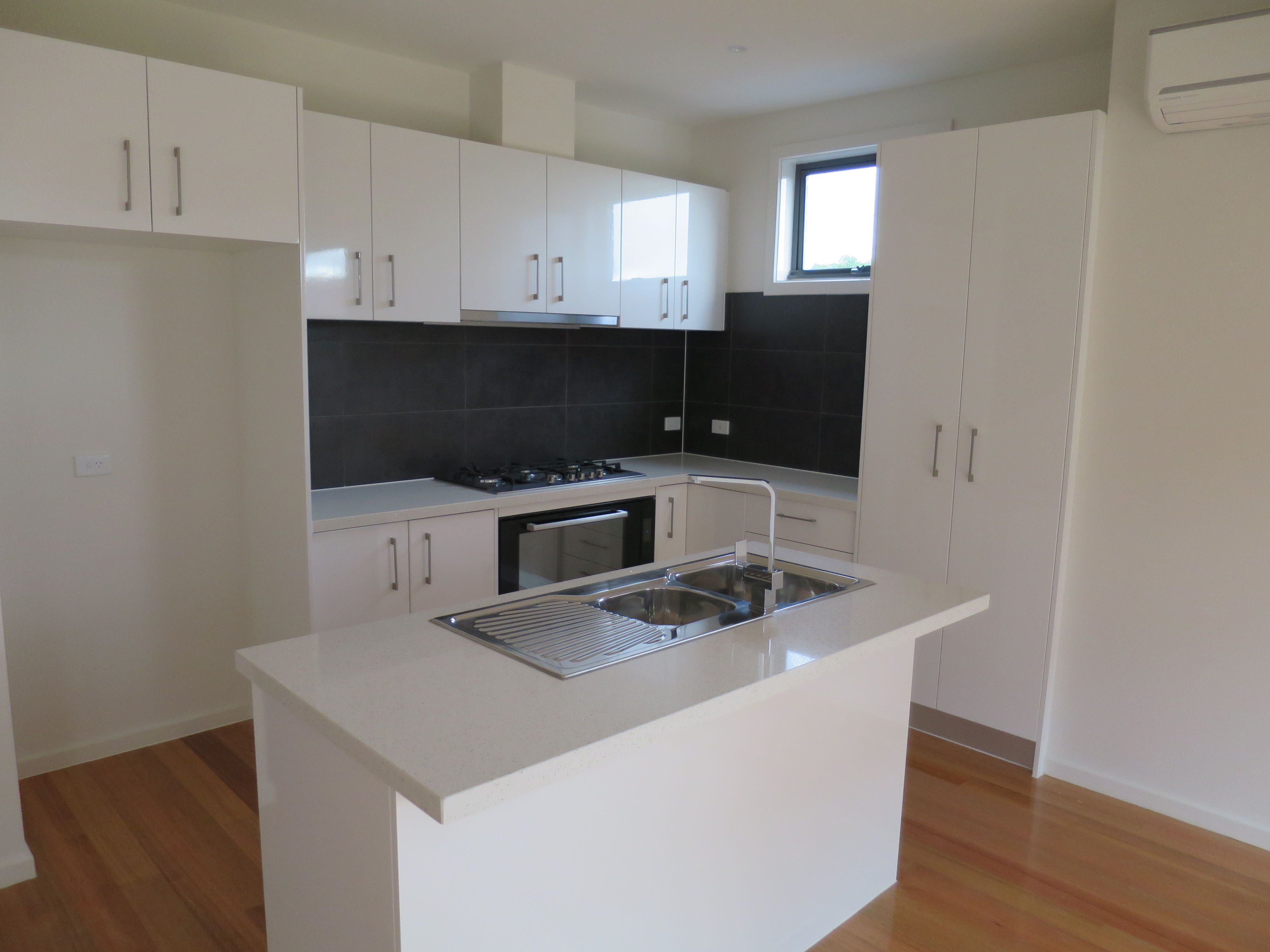 2/33 Prince Charles Street, Clayton, VIC 3168
