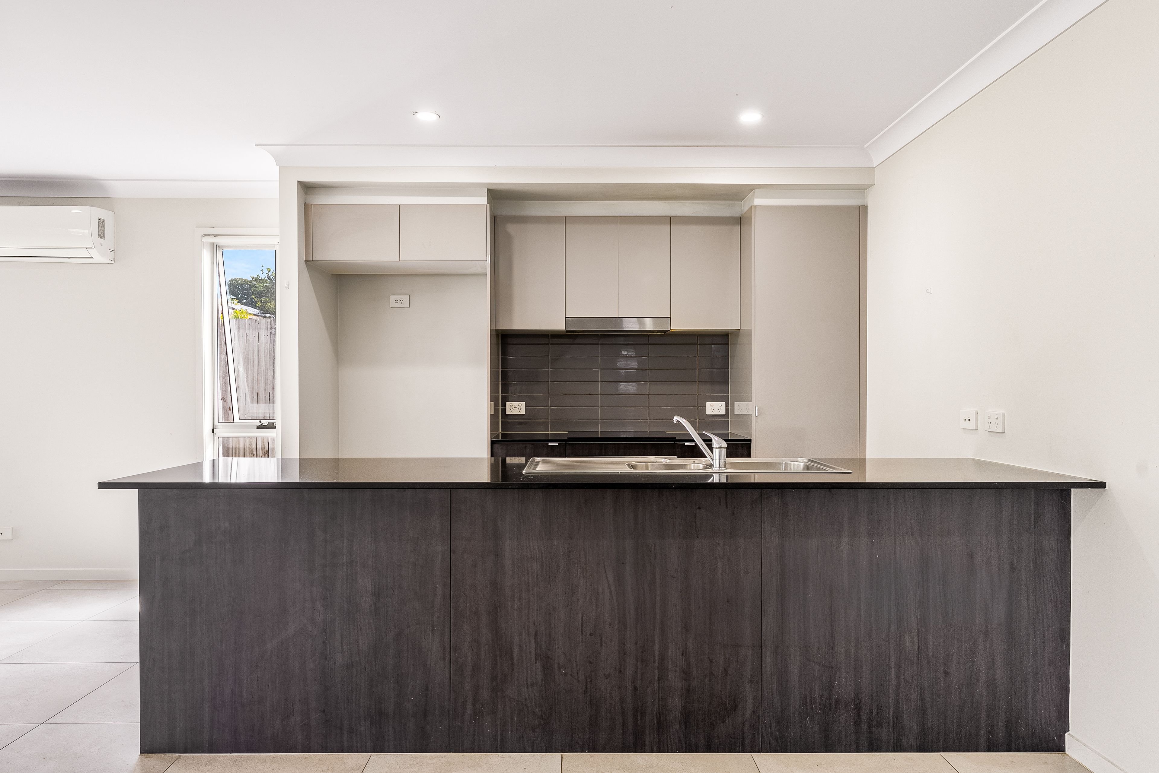 41 Wright Crescent — photo 3 of 18