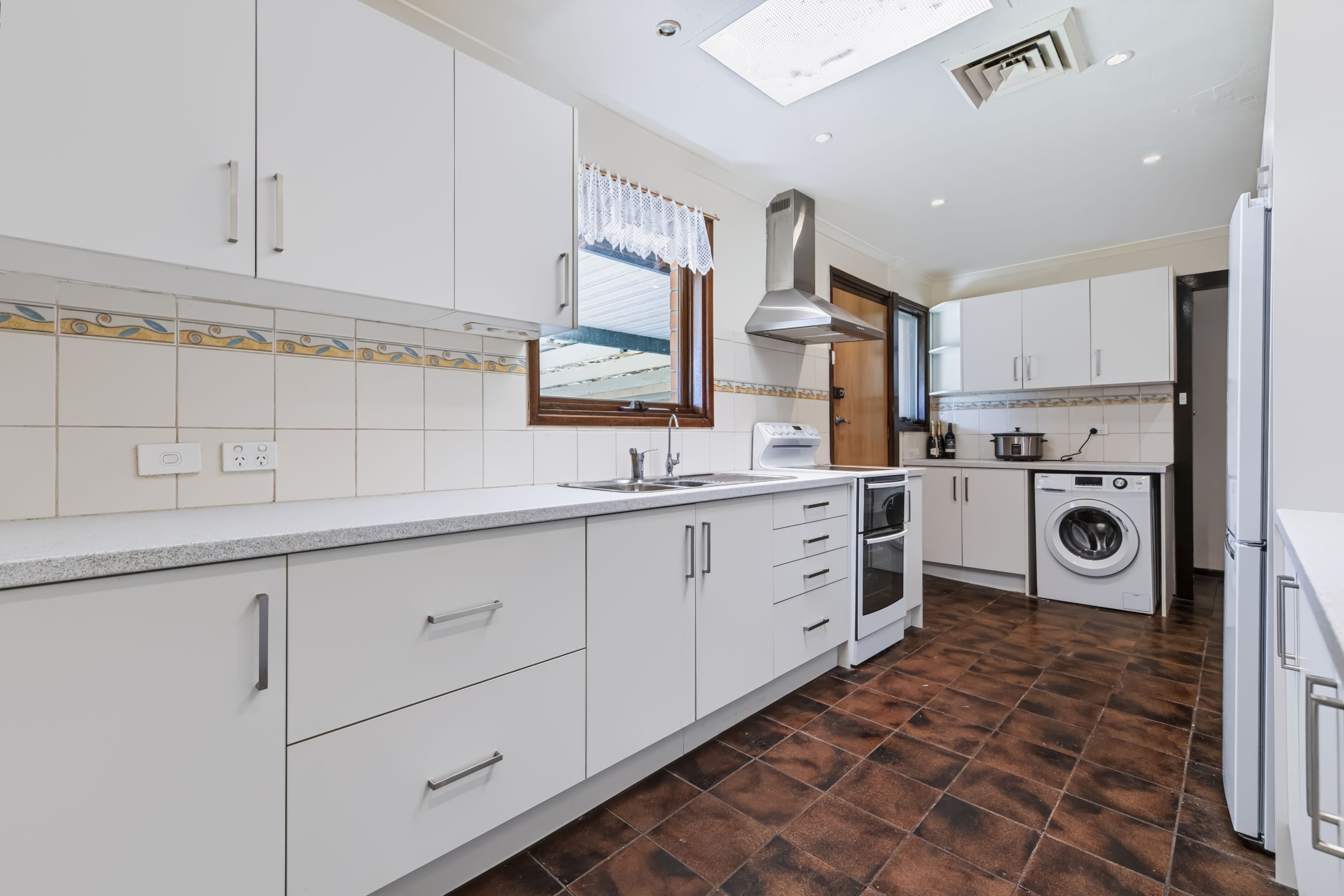 25 Cavenagh Street — photo 5 of 18