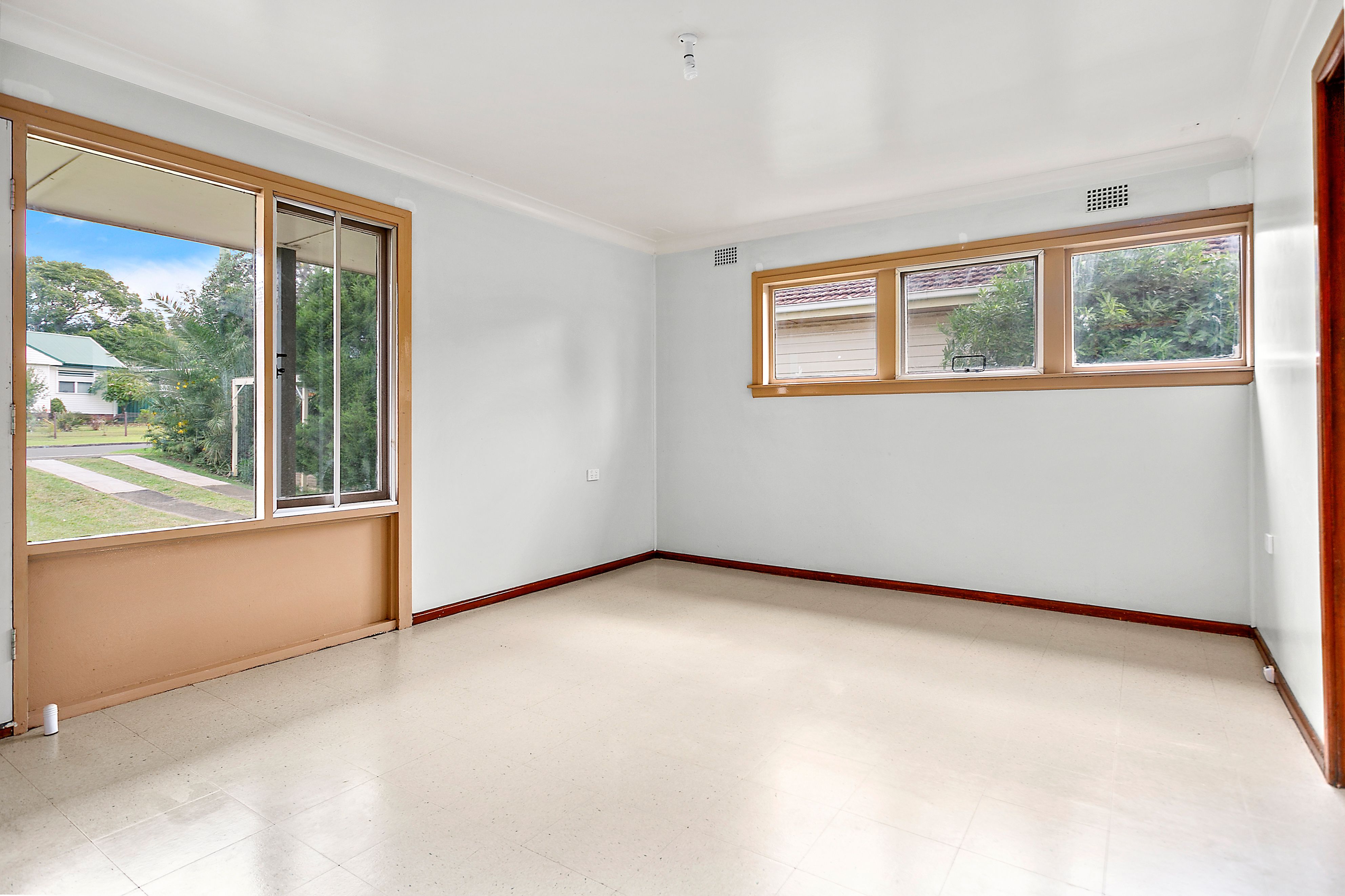 33 Girraween Avenue, Lake Illawarra, NSW 2528