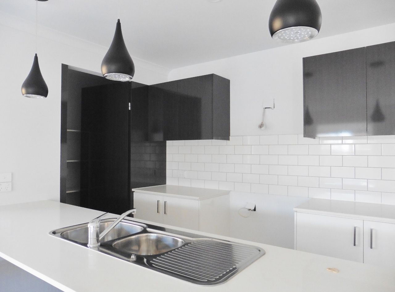 8 Millicent Parade, Officer, VIC 3809