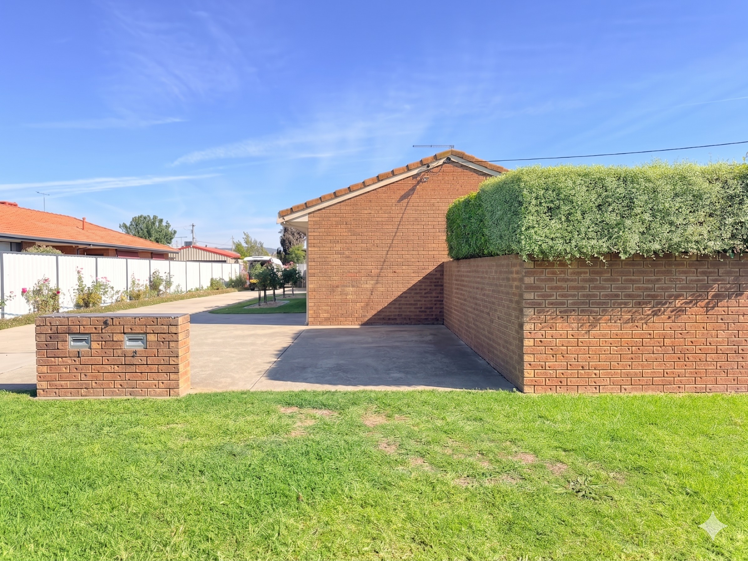 1-2/5 Brent Court, Lavington, NSW 2641