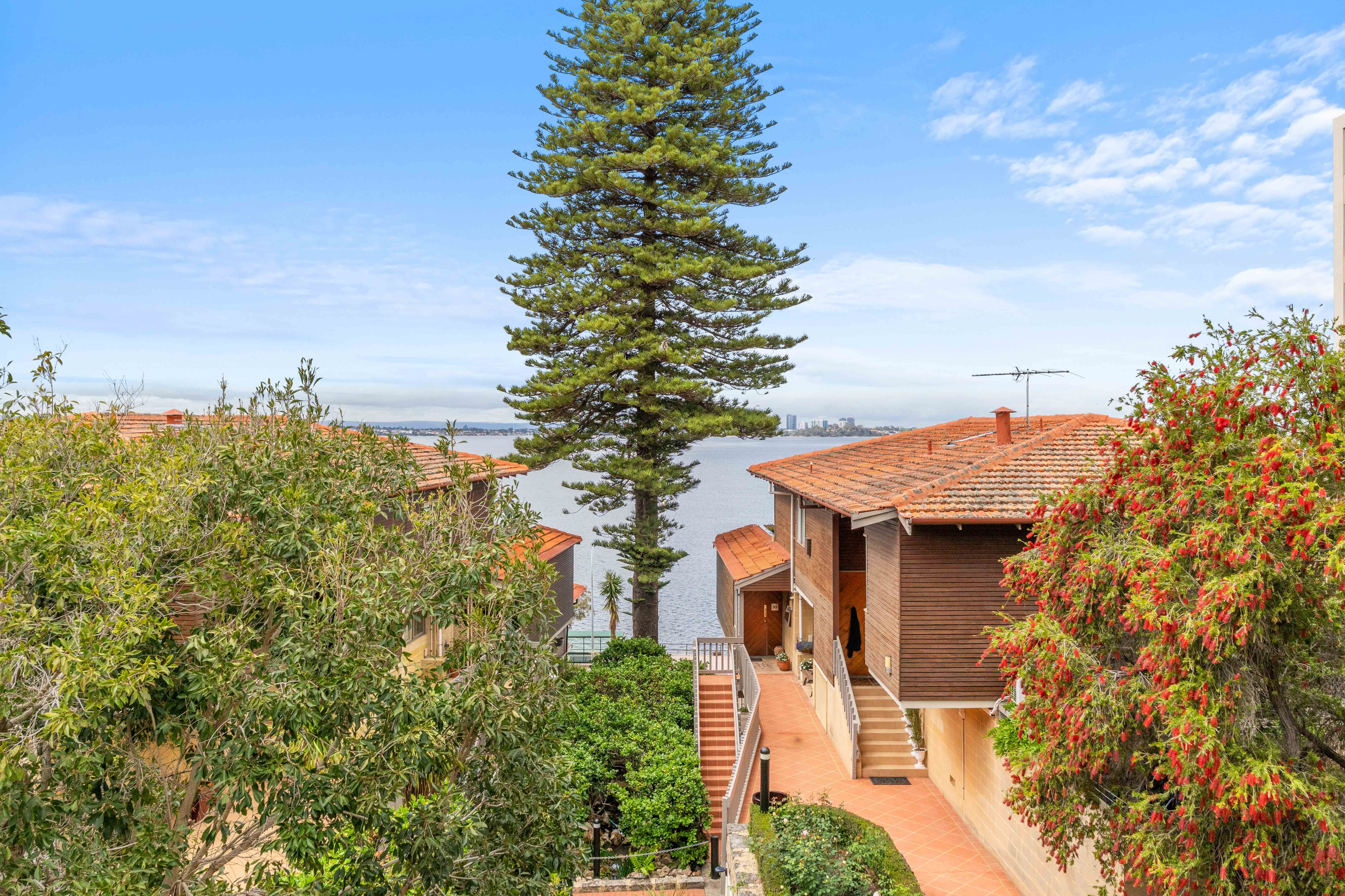 3P/4 Wingfield Avenue — photo from Ray White Cottesloe Mosman Park