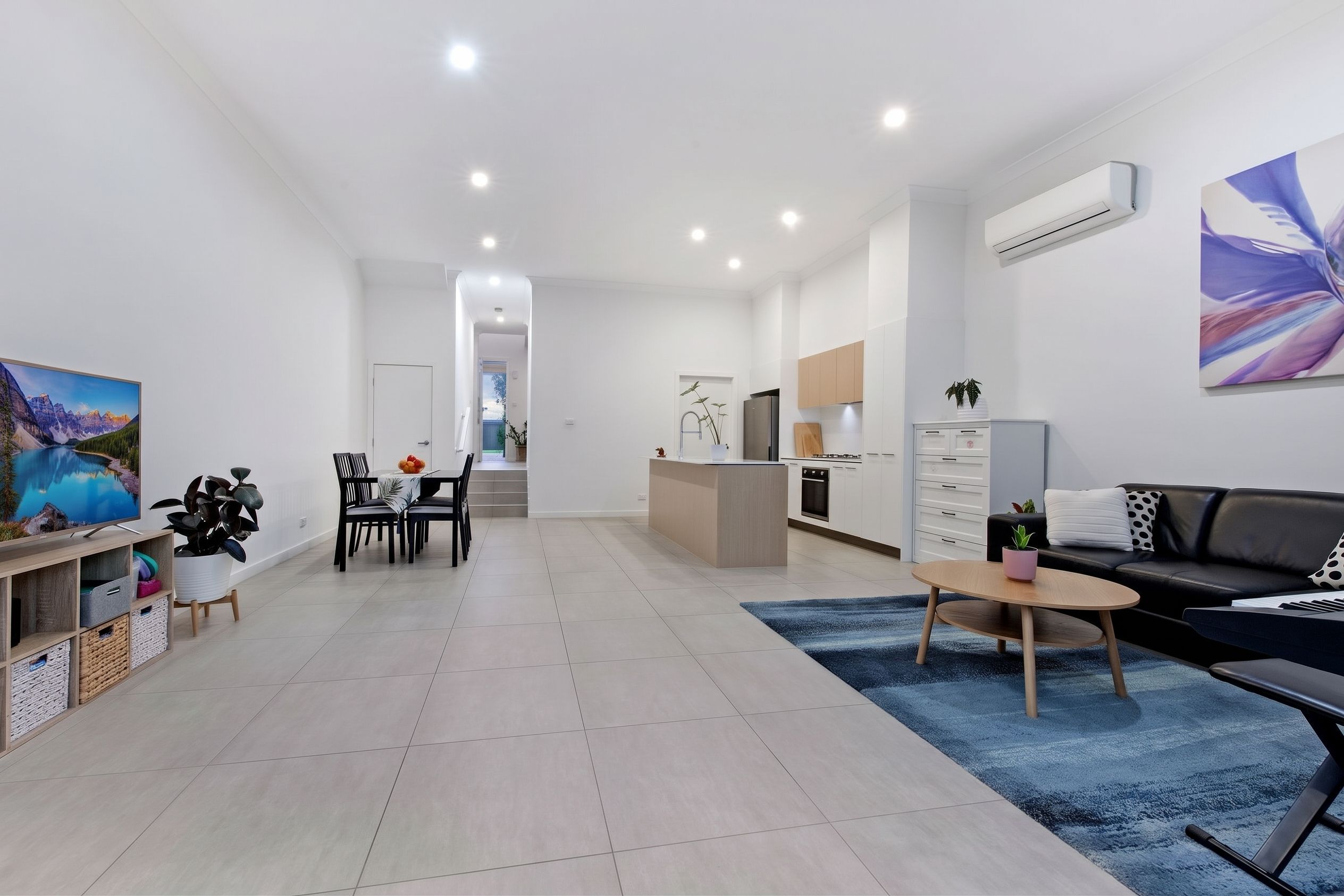 30 Lillyana Street — photo 4 of 11