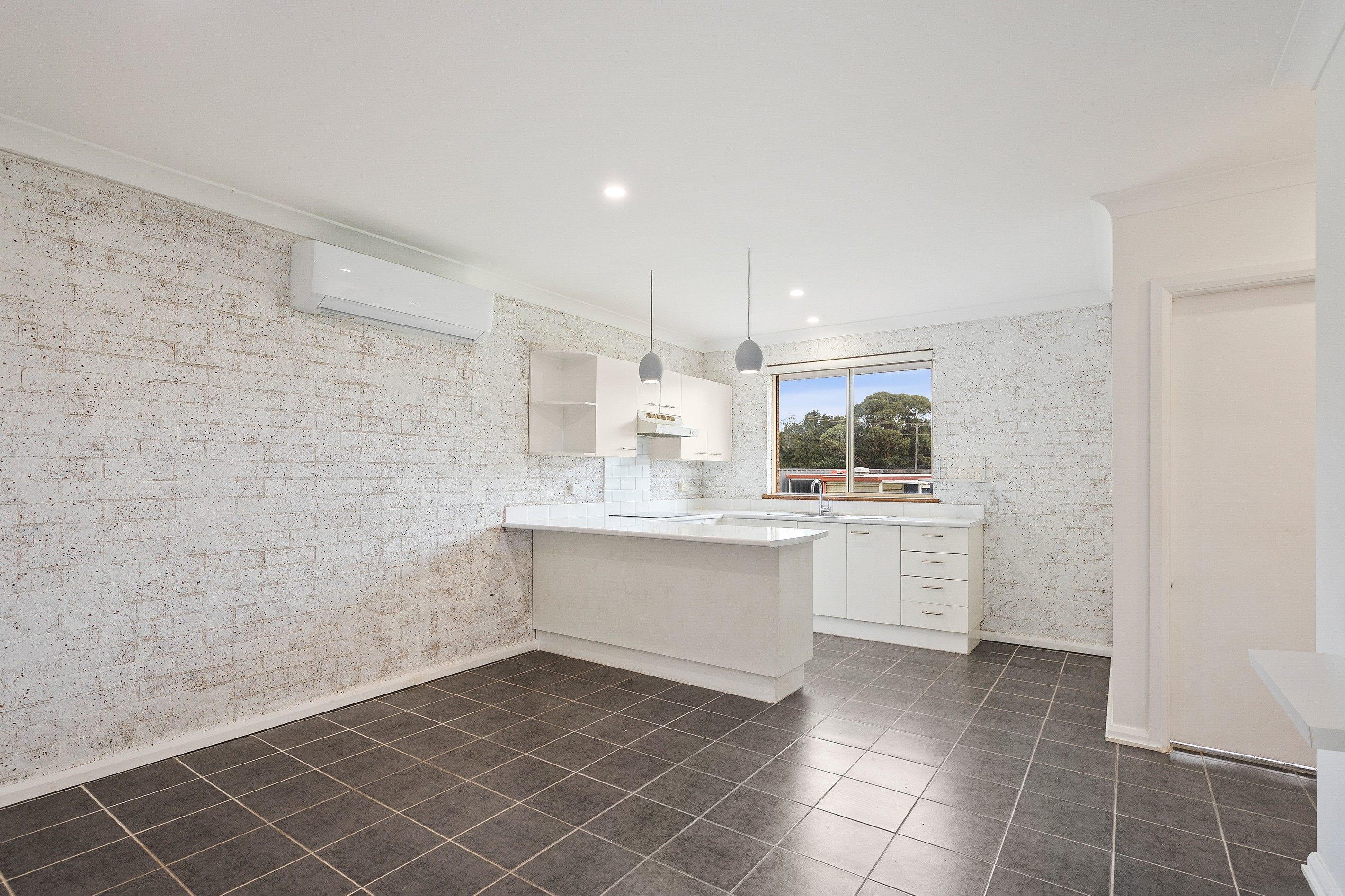 2/1 Stephanie Avenue, Warilla, NSW 2528