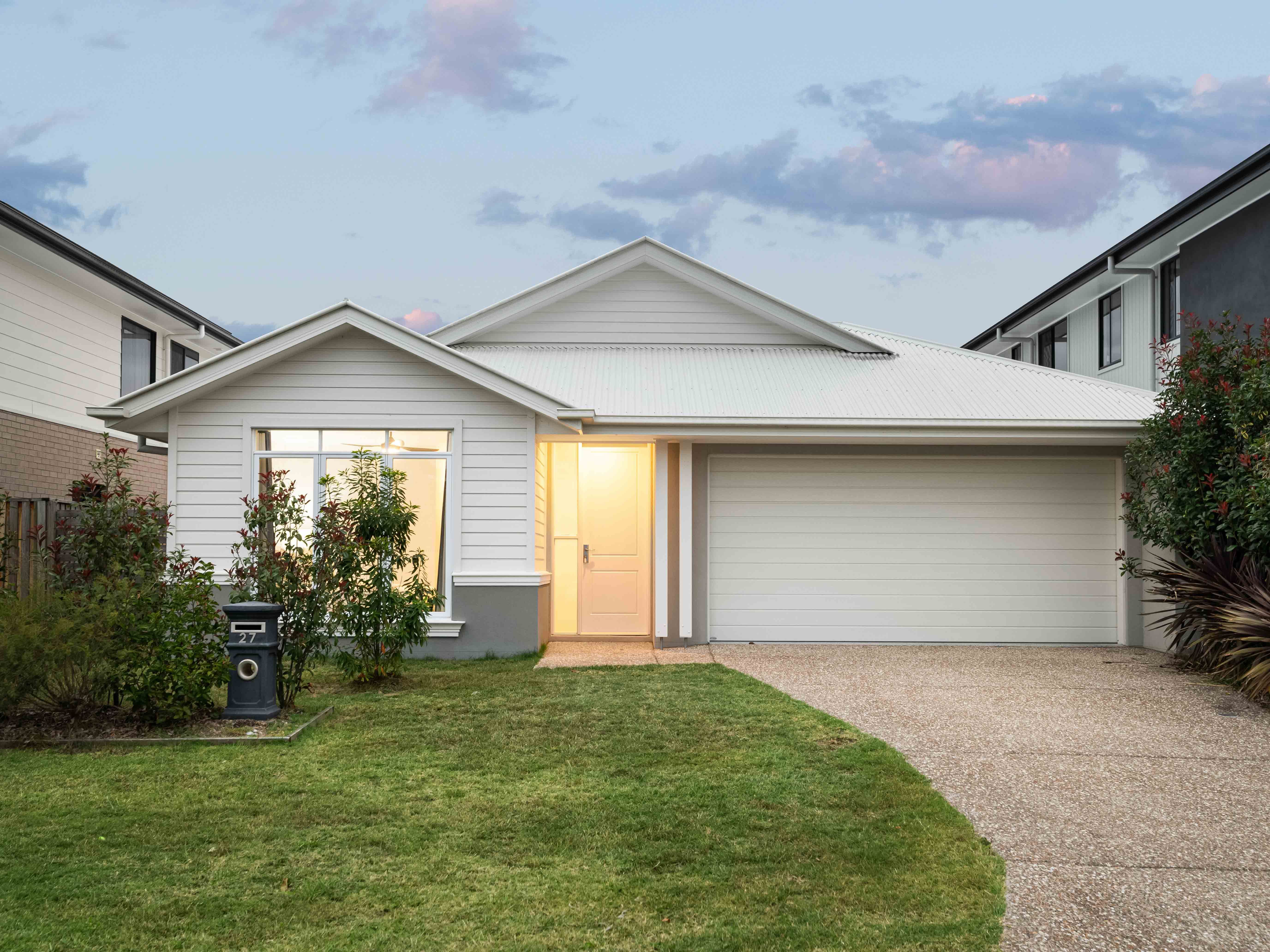 27 Hall Street, Pallara QLD 4110