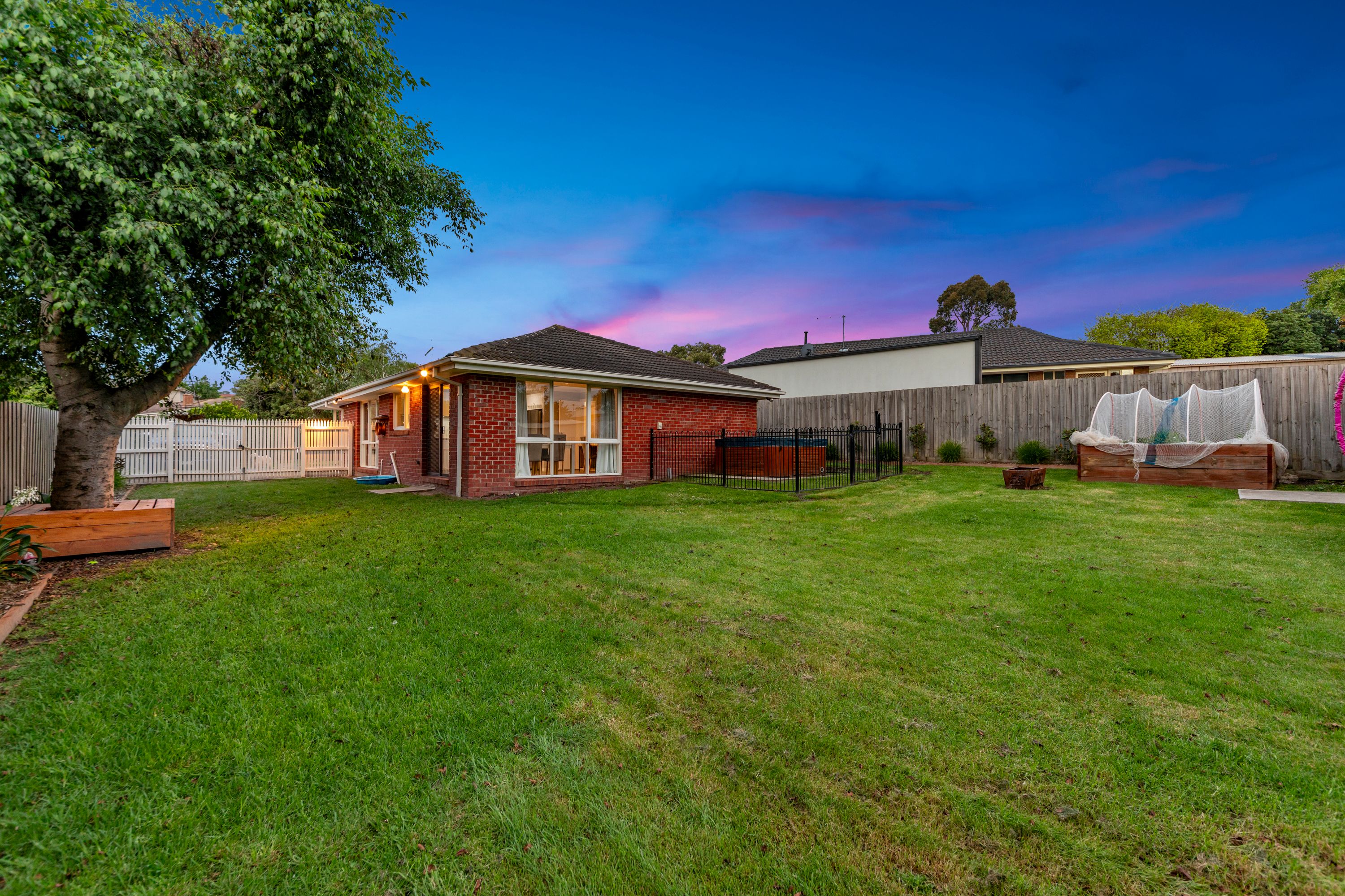 8 Dundee Court — photo 19 of 30