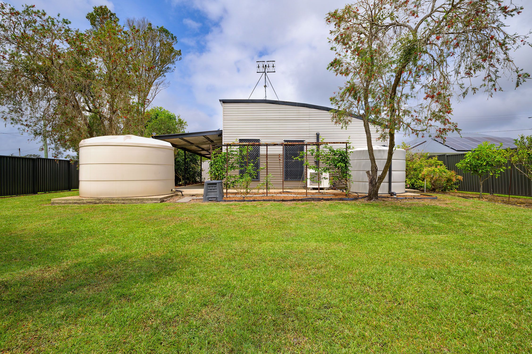 21 Canberra Avenue — photo 17 of 19