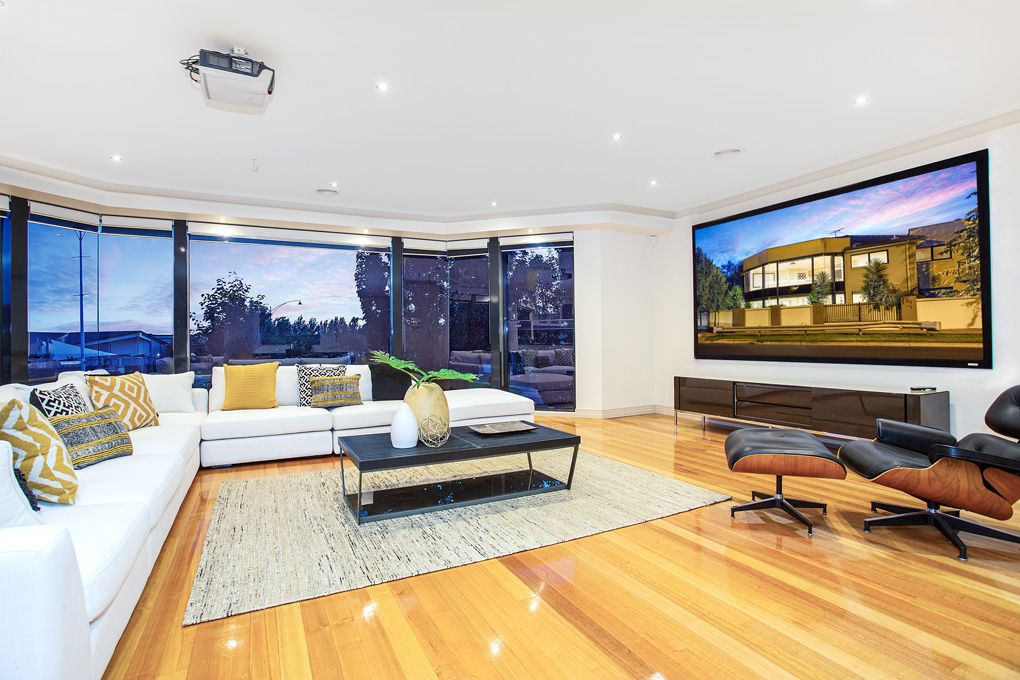 2 Sandlewood Lane, Sanctuary Lakes VIC 3030