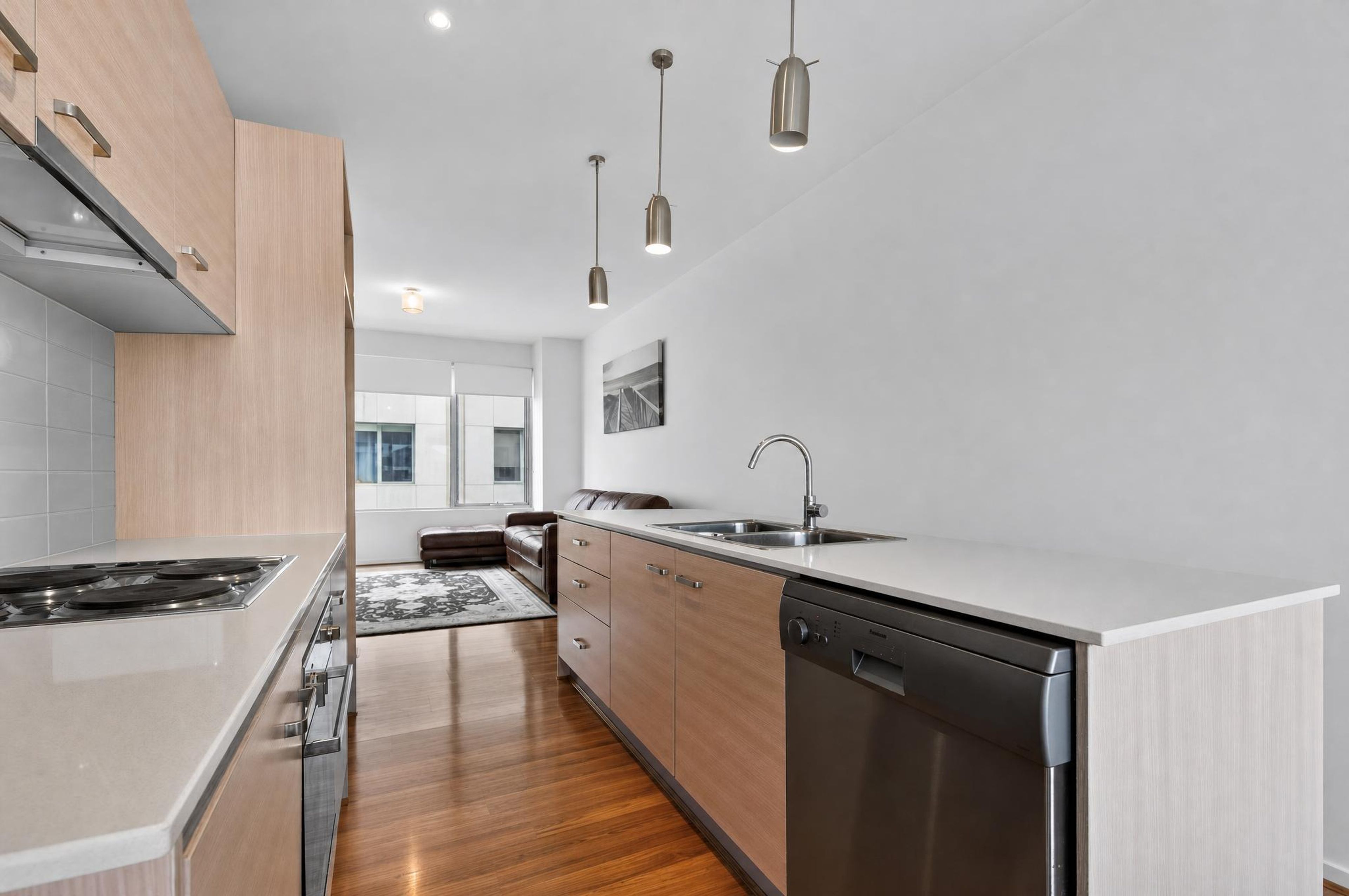 4/7 St Kitts Place — photo 3 of 15