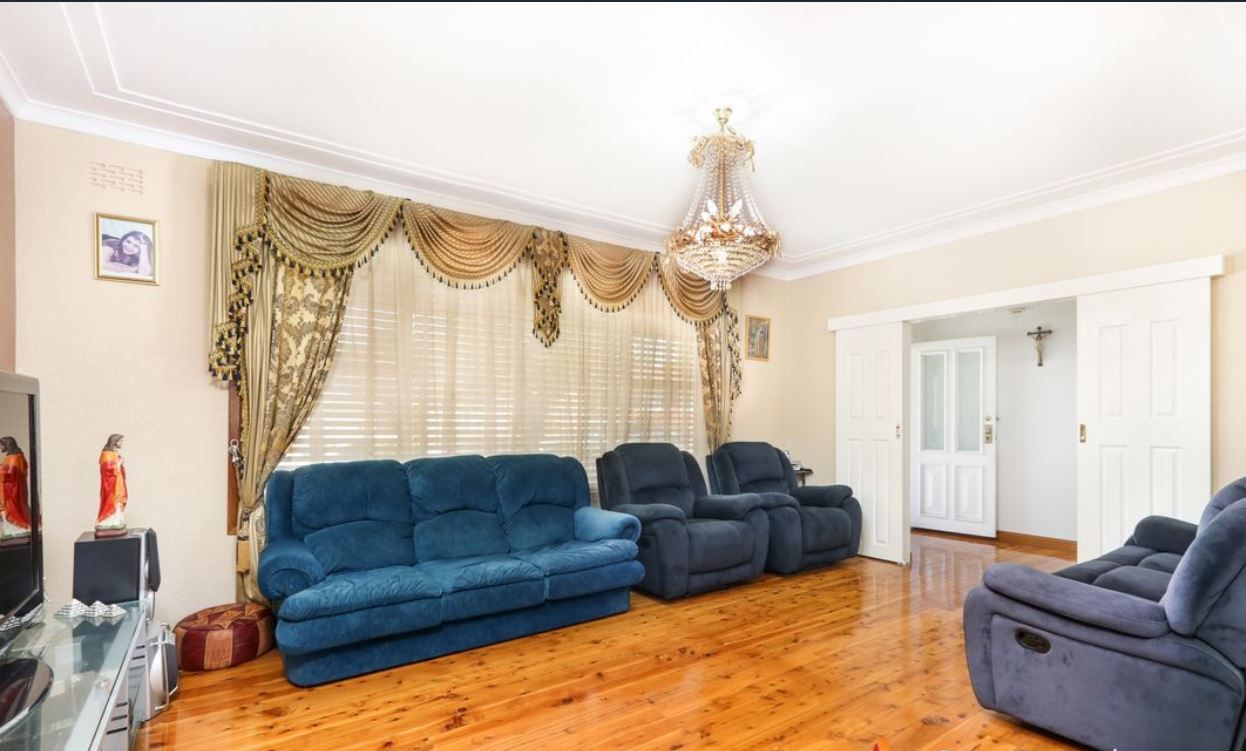 2 Rodney Crescent, Beverly Hills, NSW 2209