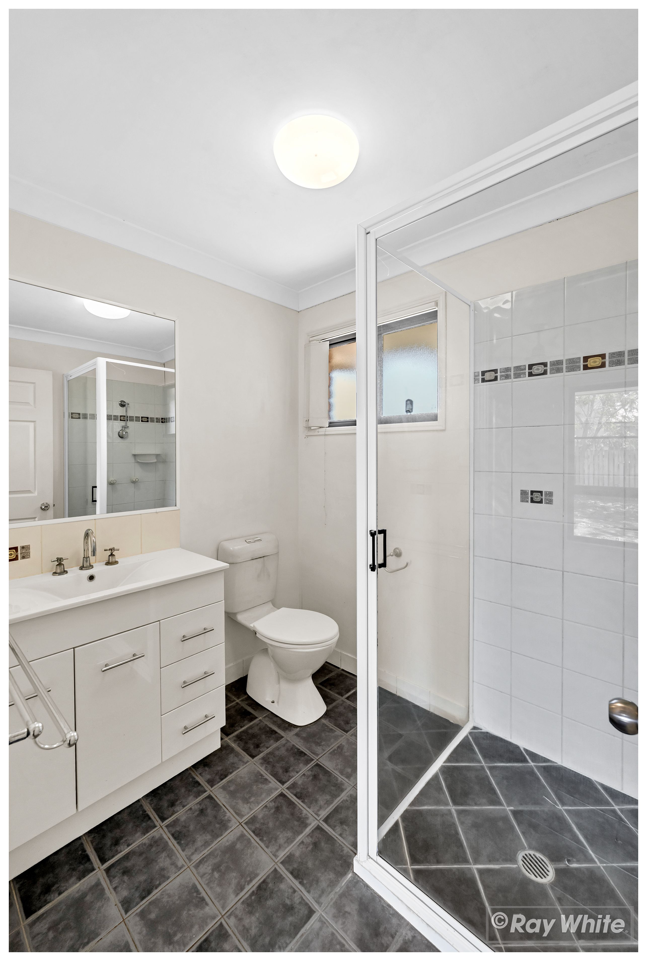 28 Donovan Crescent — photo 14 of 30