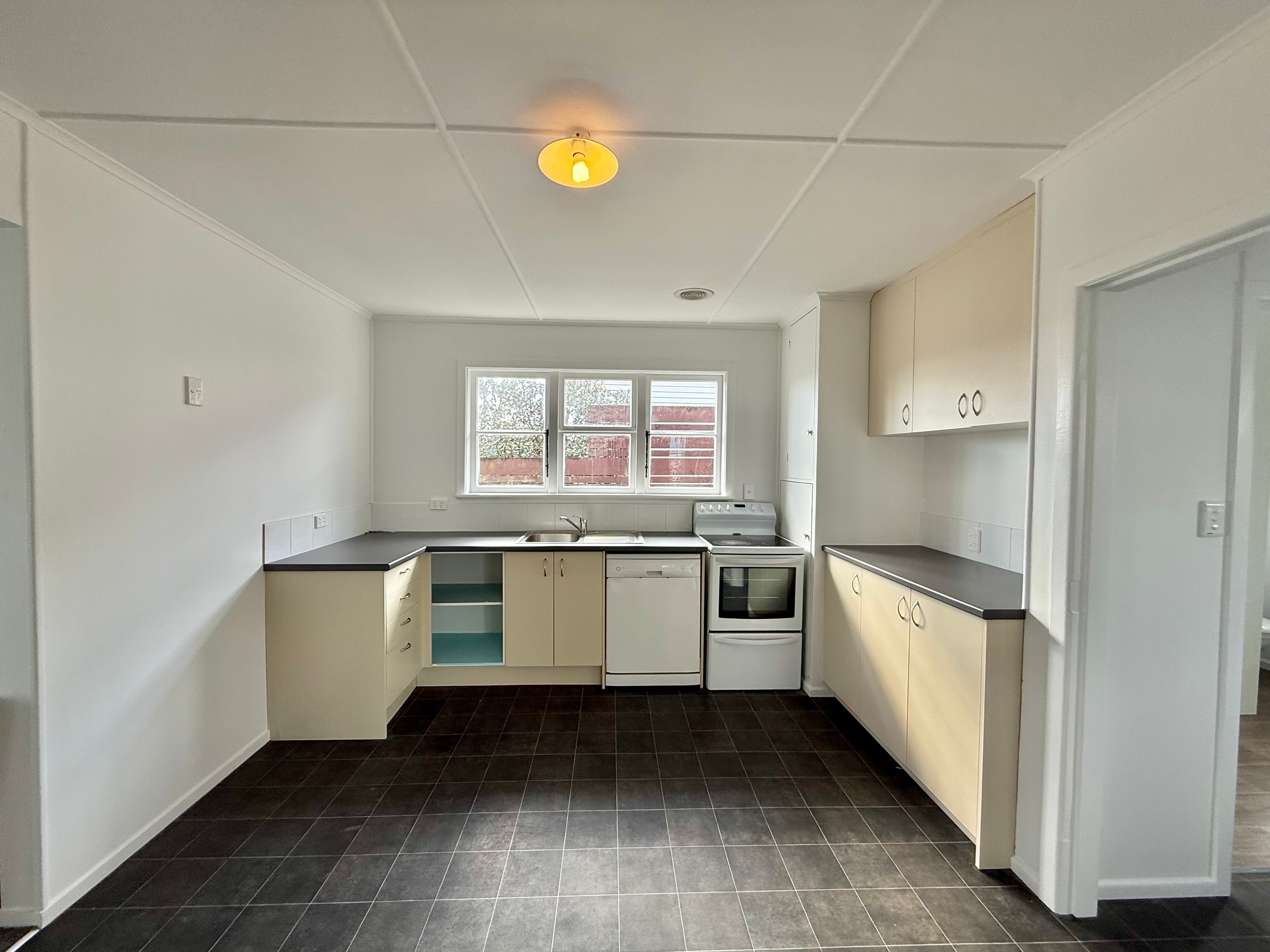 82 Coxhead Road, Manurewa, Manukau City