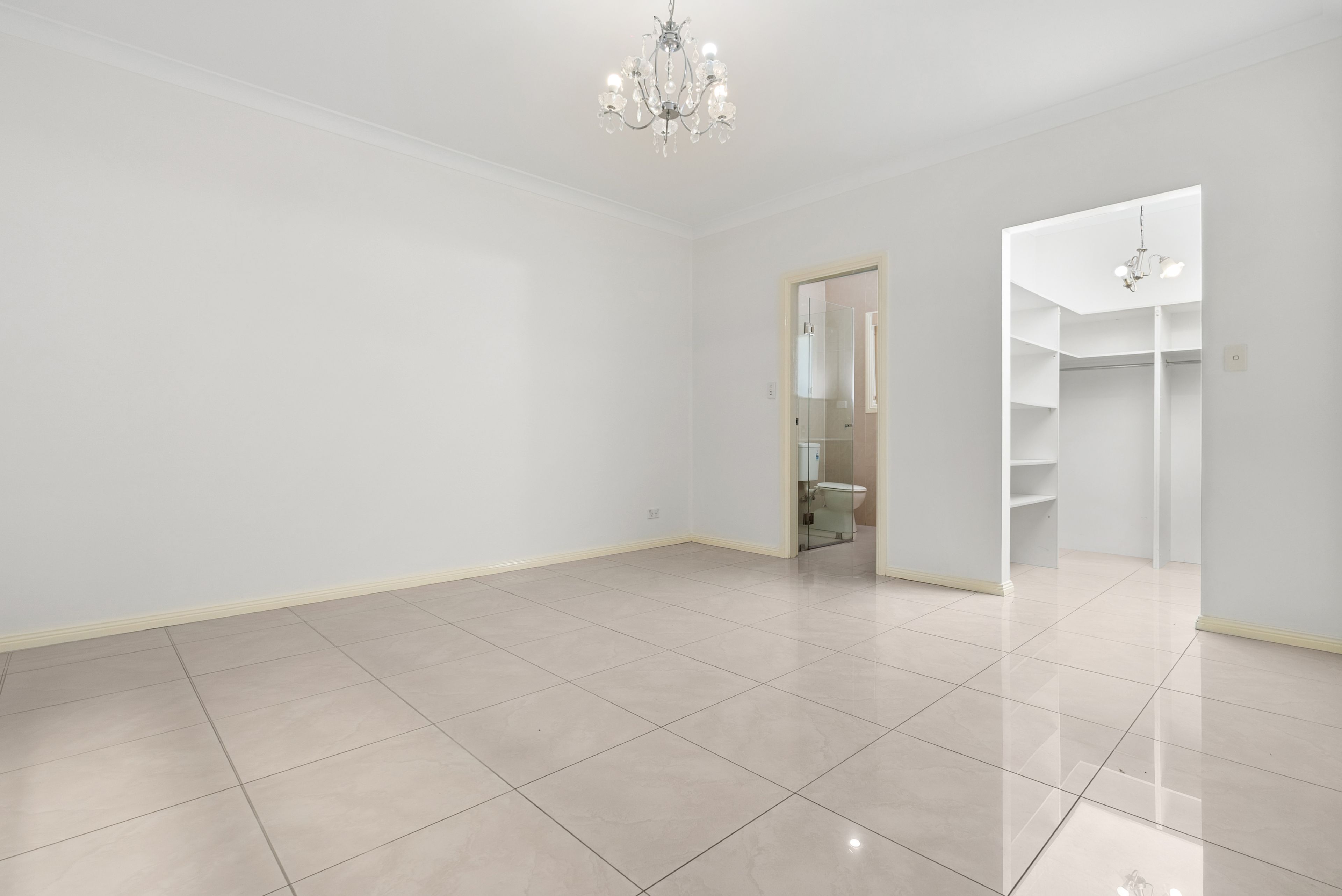 13 Leichhardt Avenue — photo 8 of 14