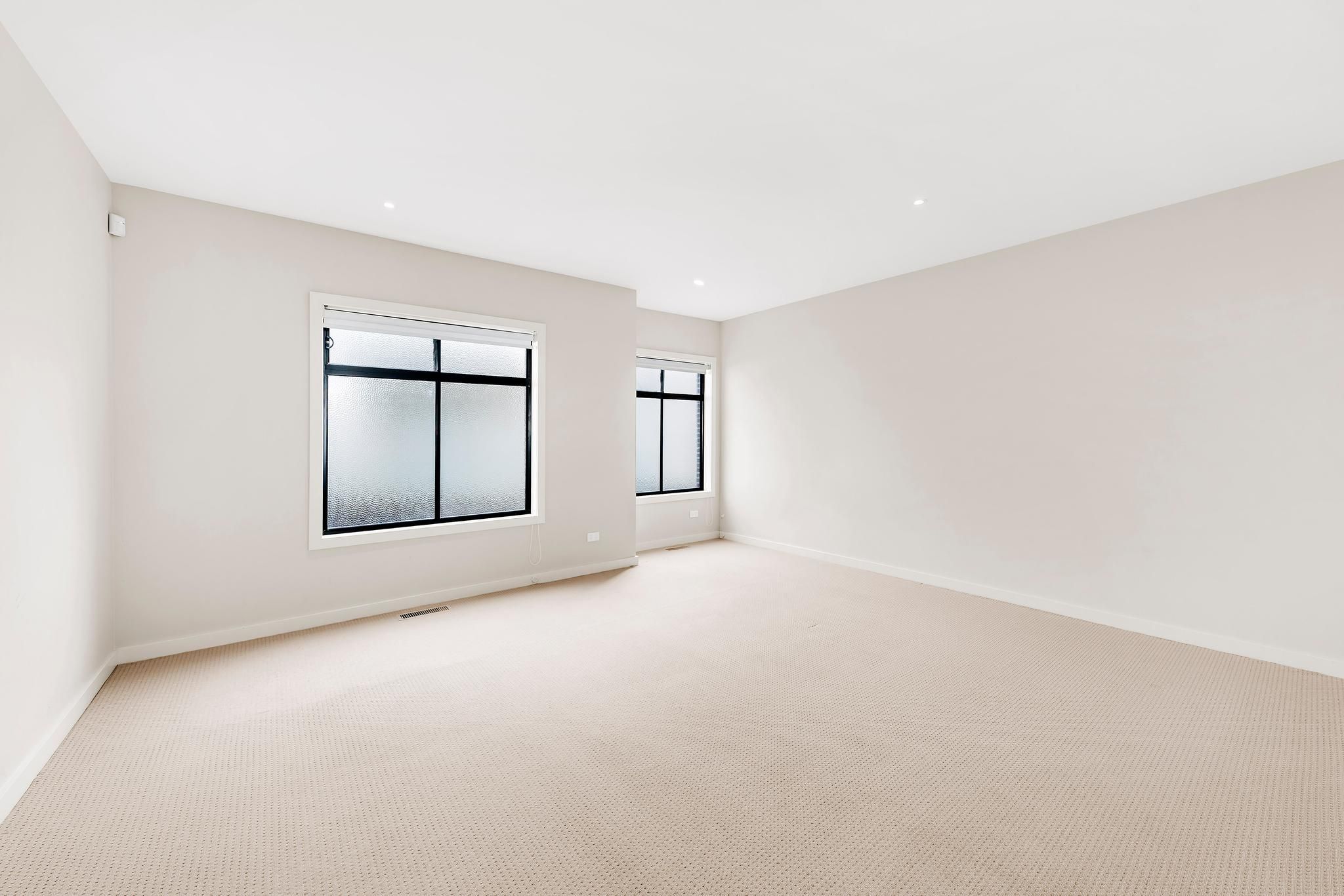 2/20-22 Hughes Street, Burwood, VIC 3125