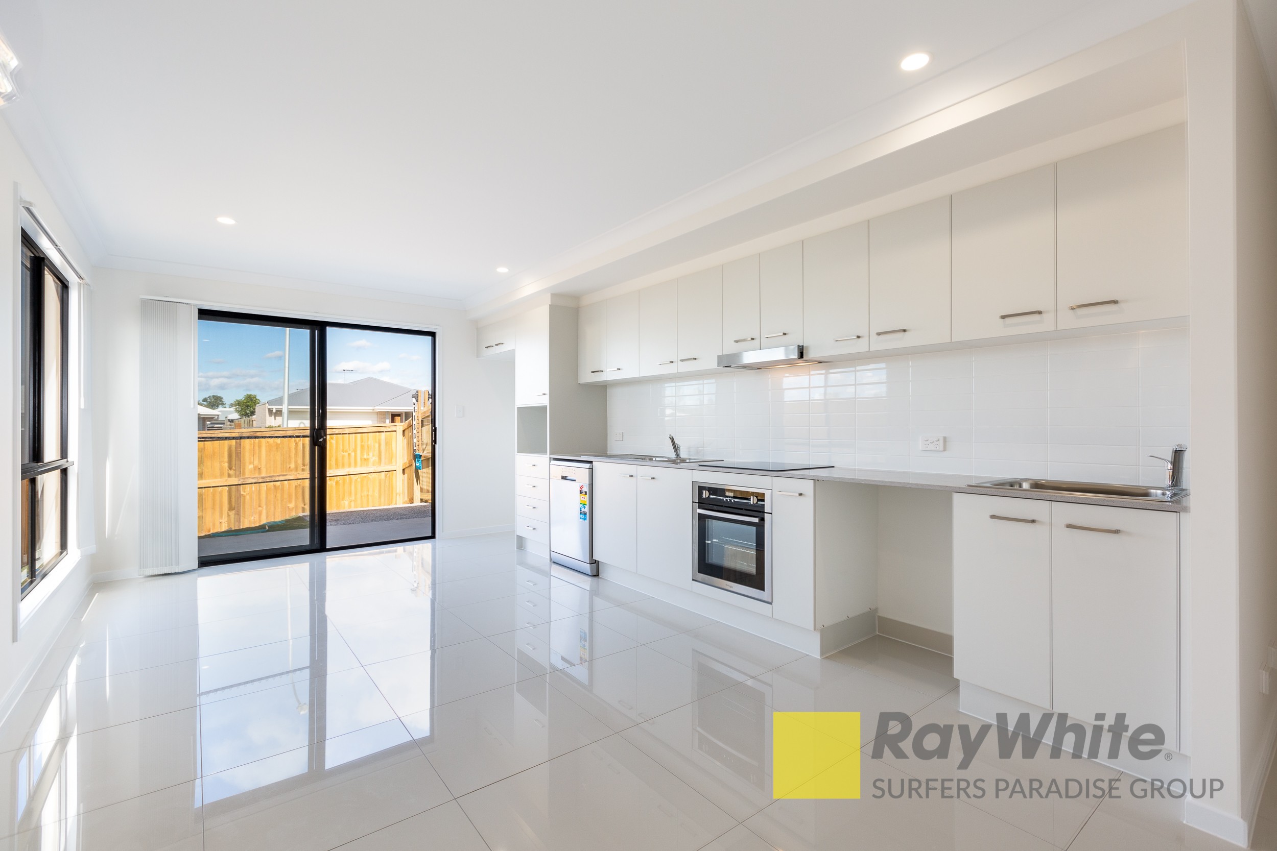 2/24 Mount Mitchell Road, Park Ridge, QLD 4125
