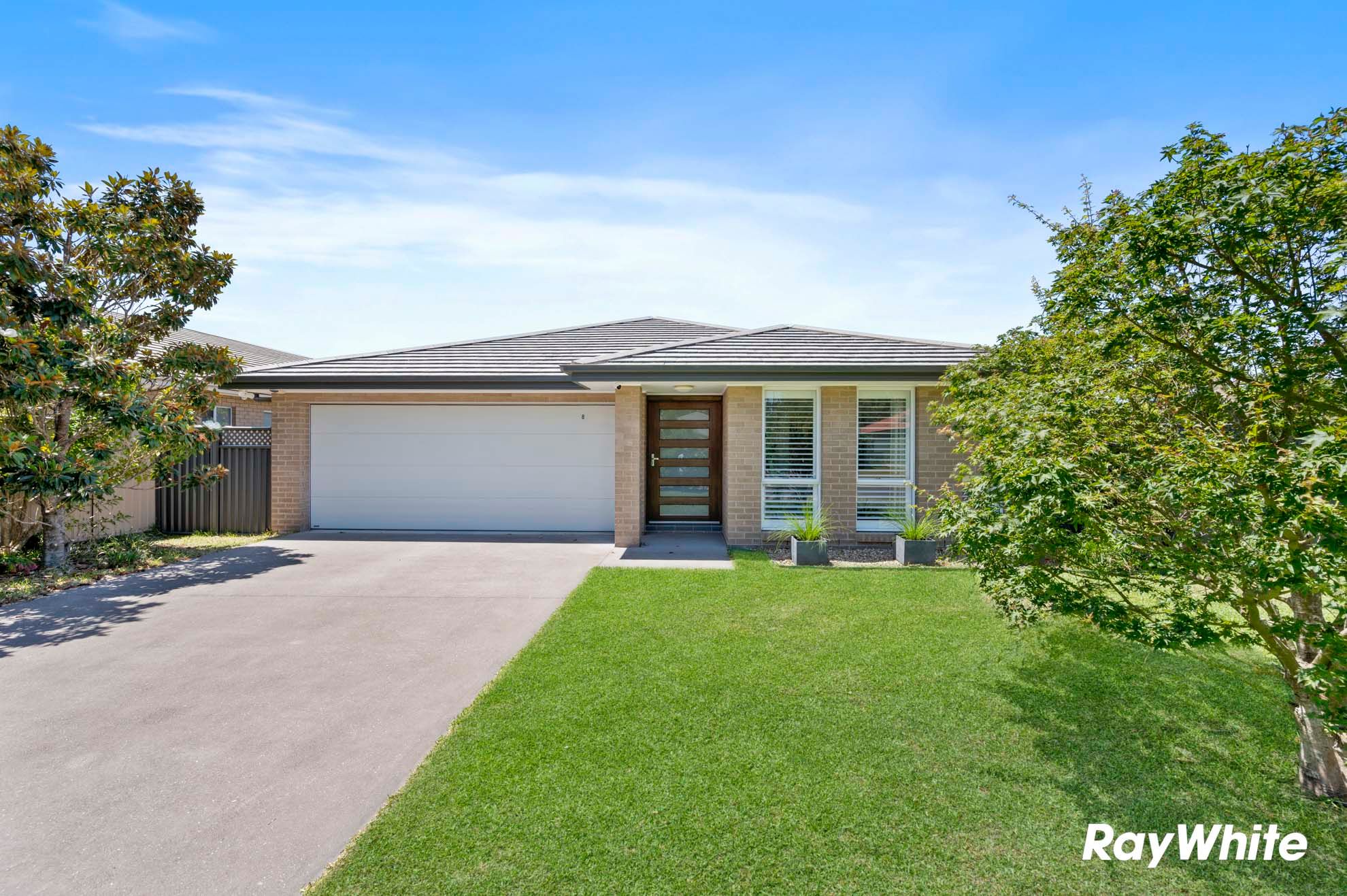 8 Caitlin Crescent, Broulee, NSW 2537