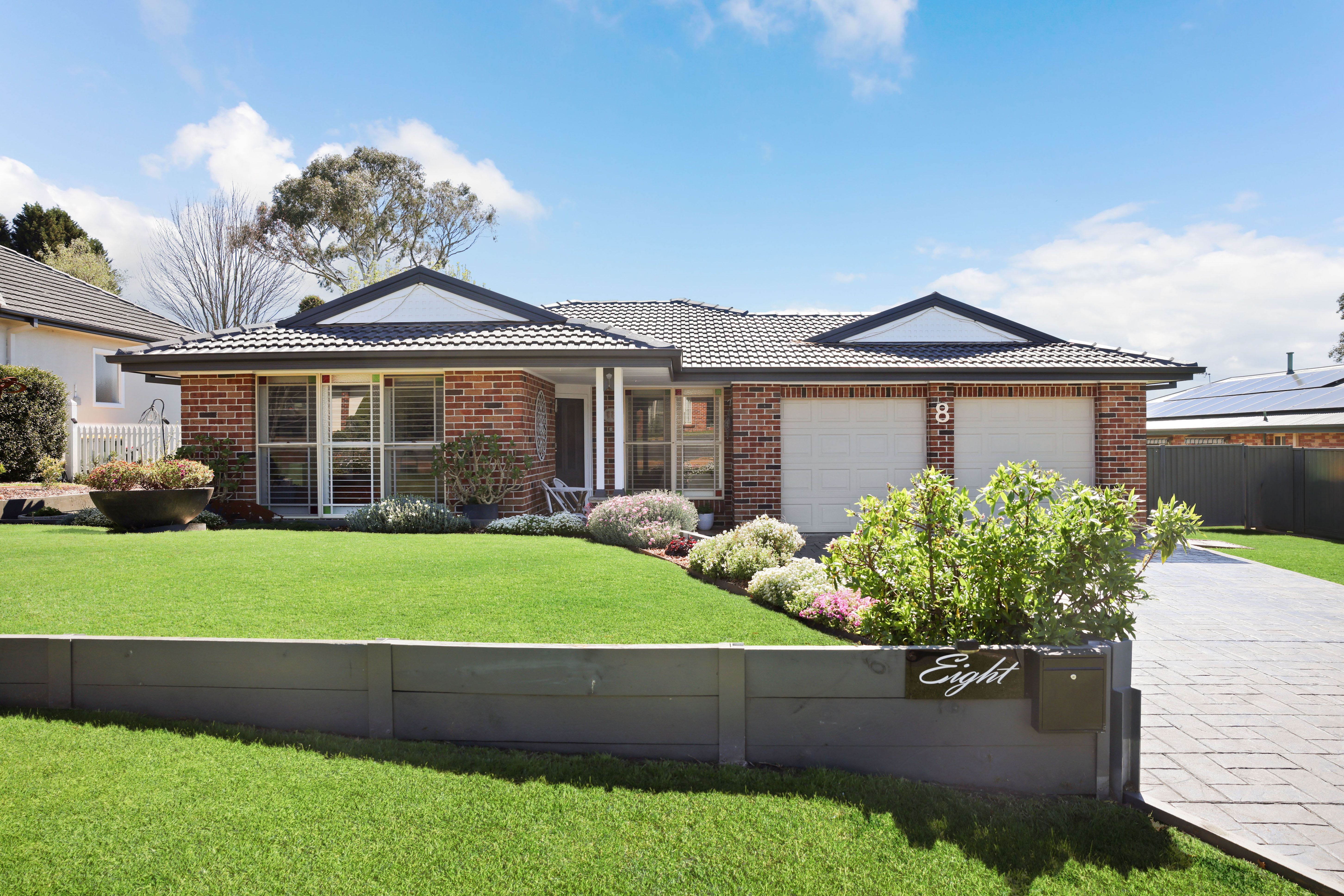 8 Glenrowan Grove — photo from Ray White Mittagong