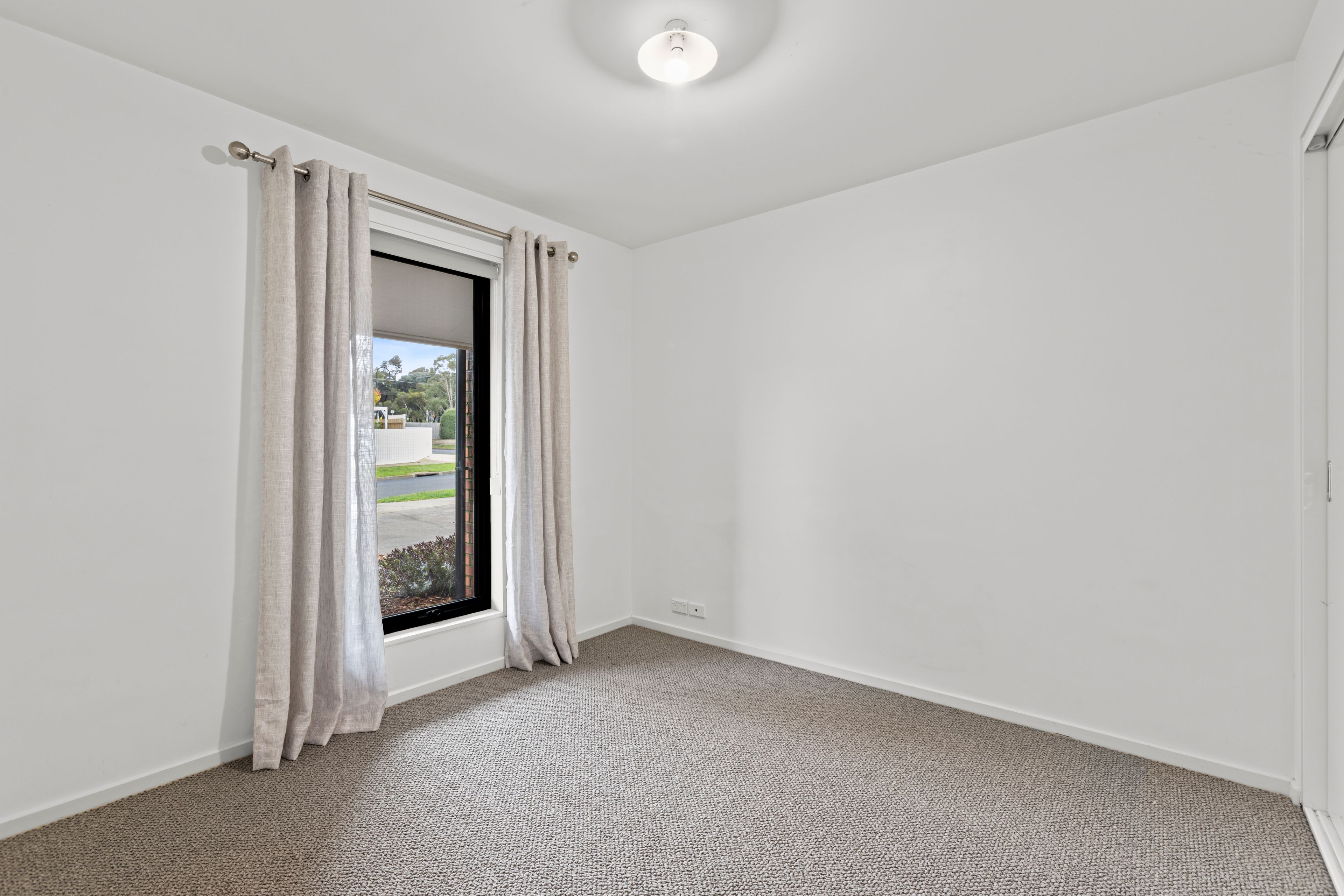 34 Daly Boulevard — photo 9 of 13