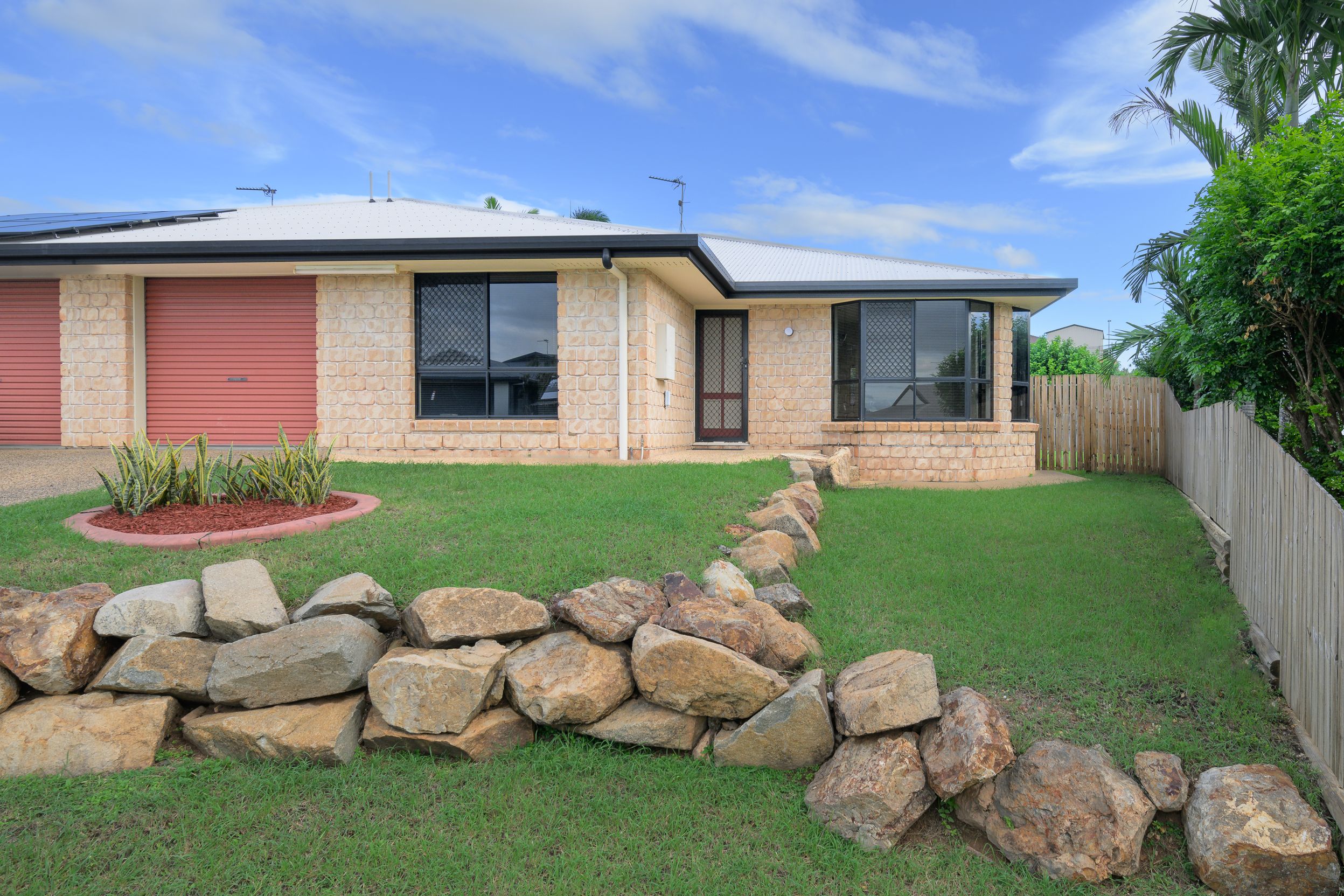 21A Linhow Crescent, Clinton QLD 4680