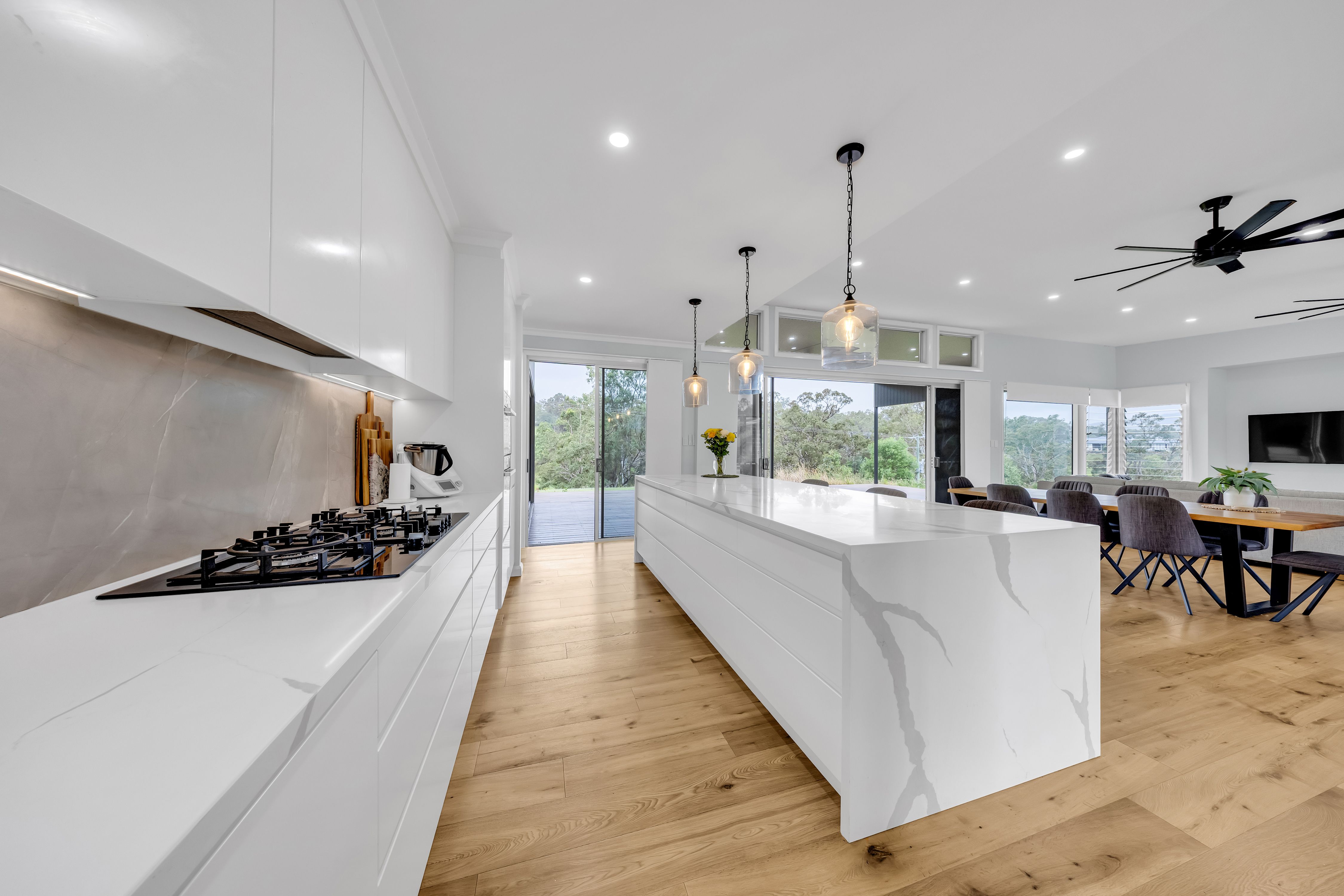 An Acreage Masterpiece - Sophisticated Living in a Prime Dayboro Location, Ready for Its New Owners — photo 6 of 19