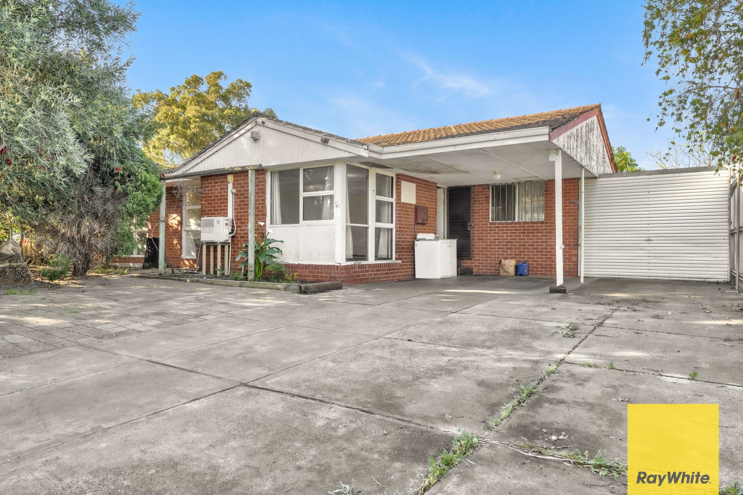 24 Aldington Street, Maddington, WA 6109