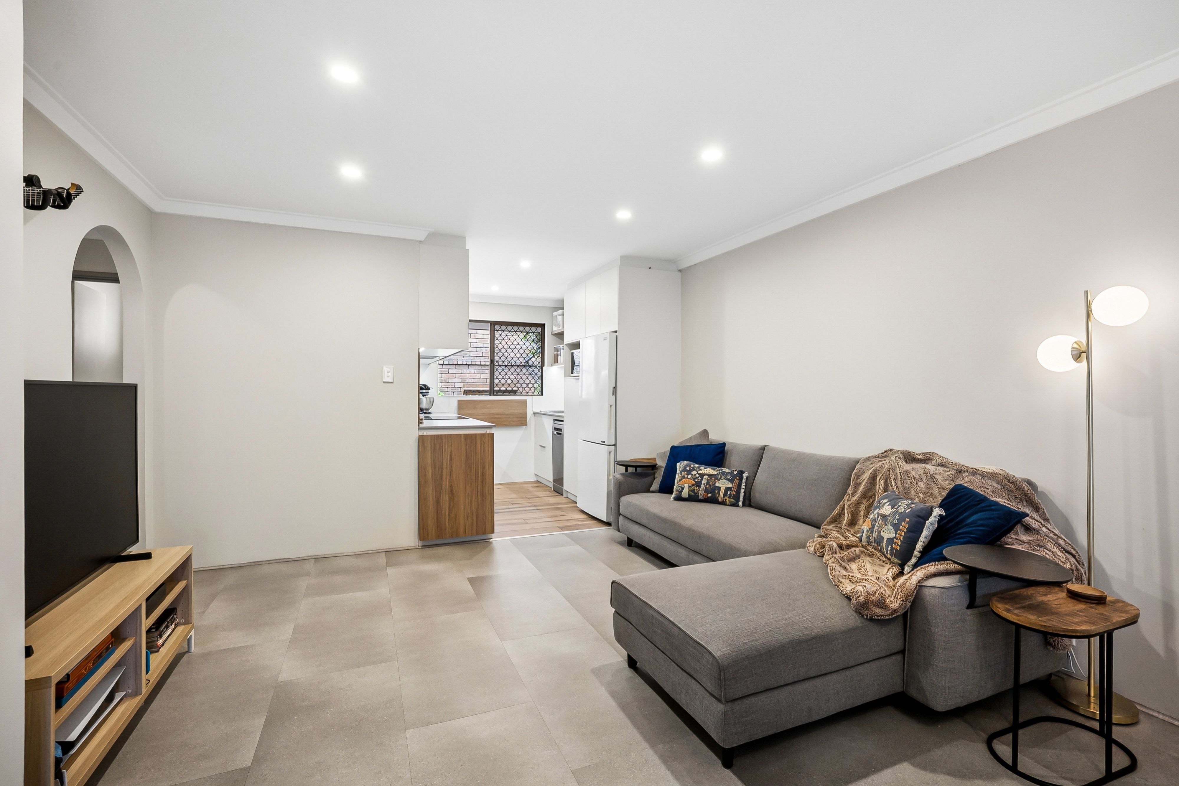 8/11 Kinsella Street, Joondanna, WA 6060