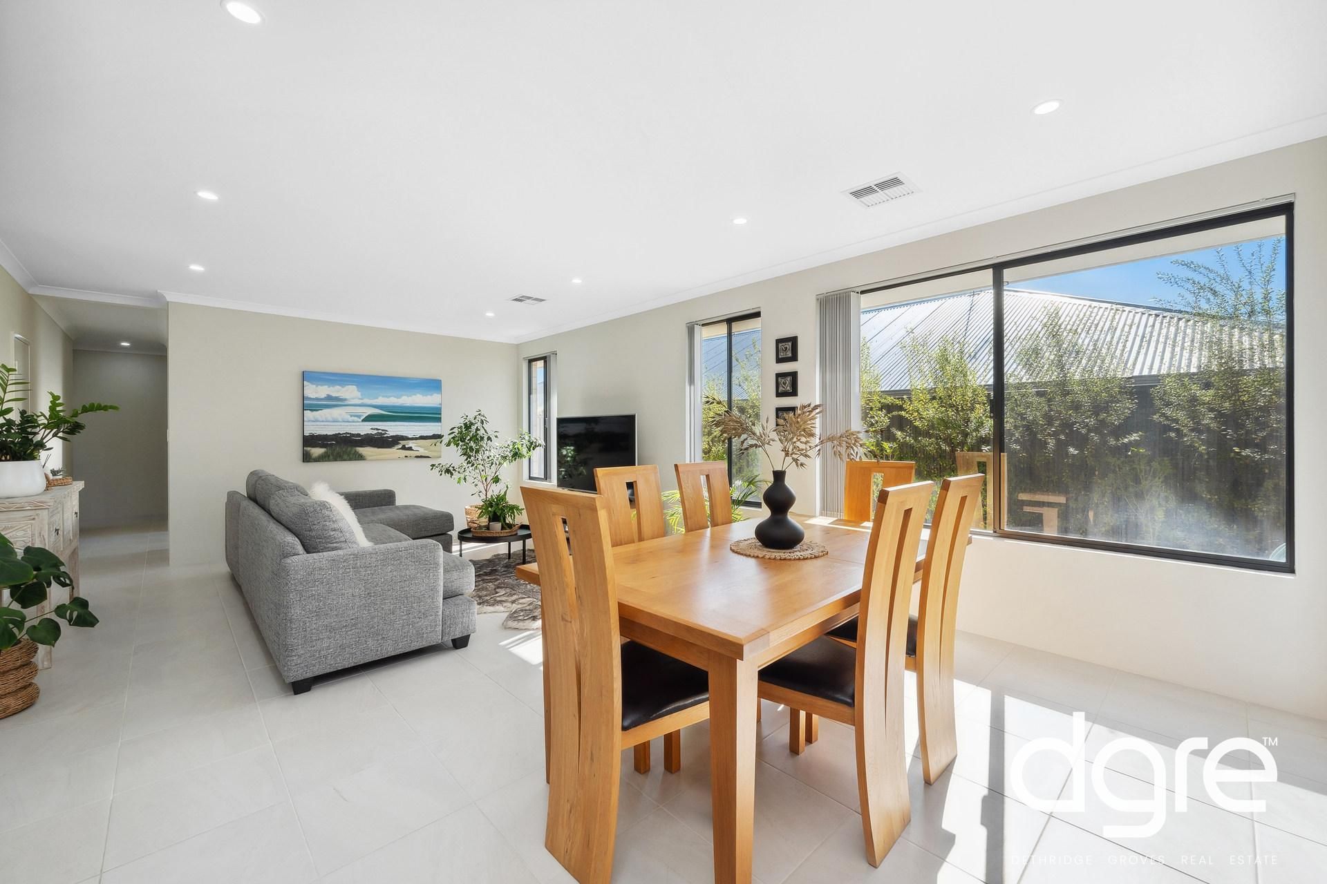 16 Picton Road, Lakelands WA 6180