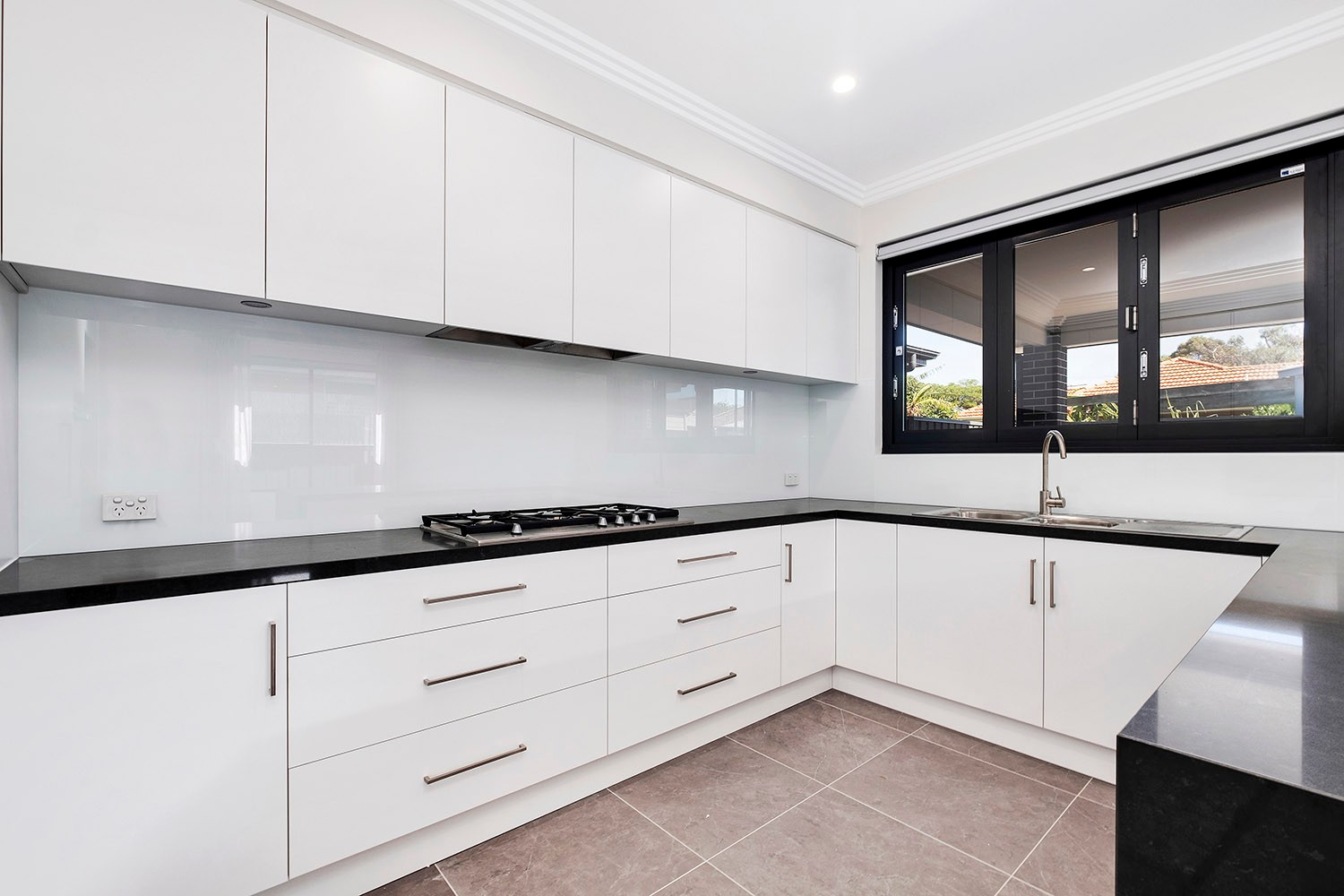 17a DUMFRIES Avenue, Seaton, SA 5023