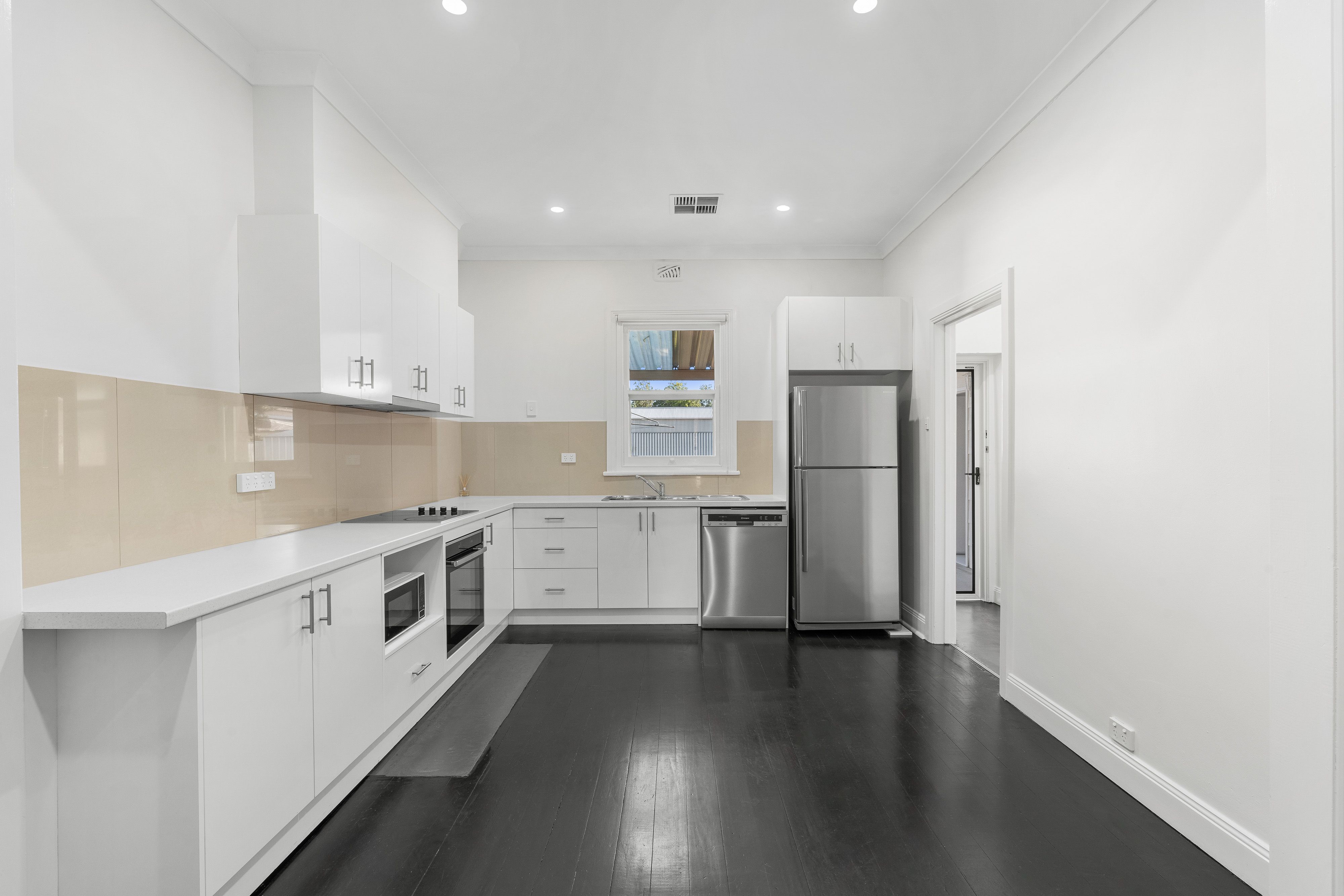 89 Adelaide Road — photo 4 of 16